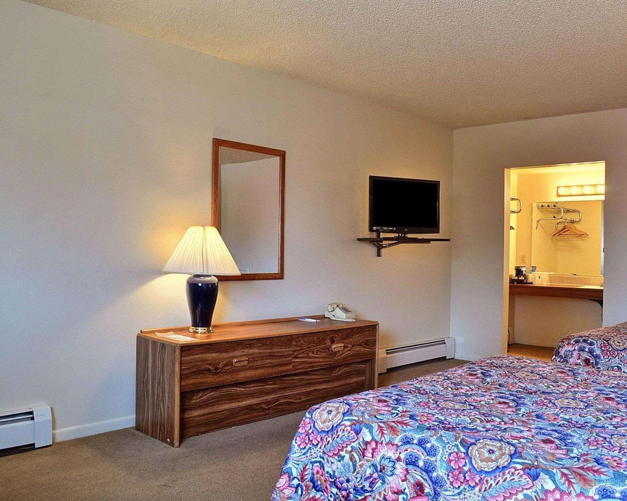 Rodeway Inn Cody, Room