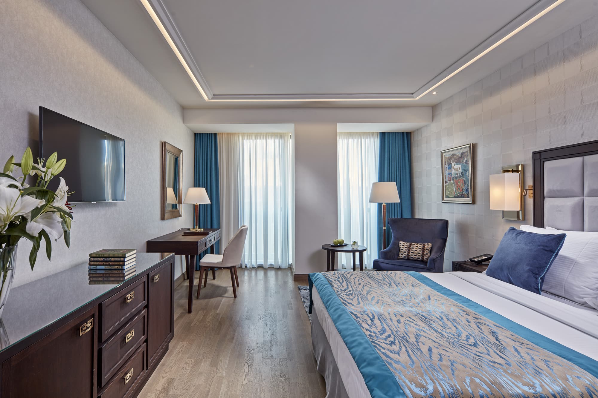 Electra Metropolis, Room