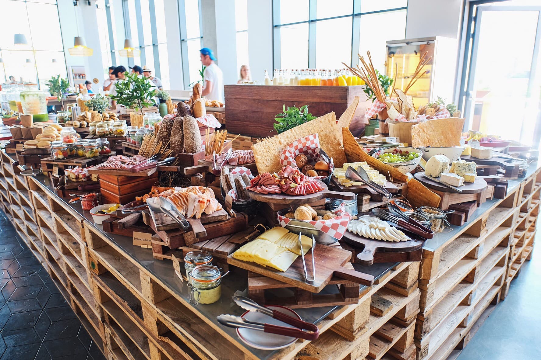 Rove City Centre, Restaurant