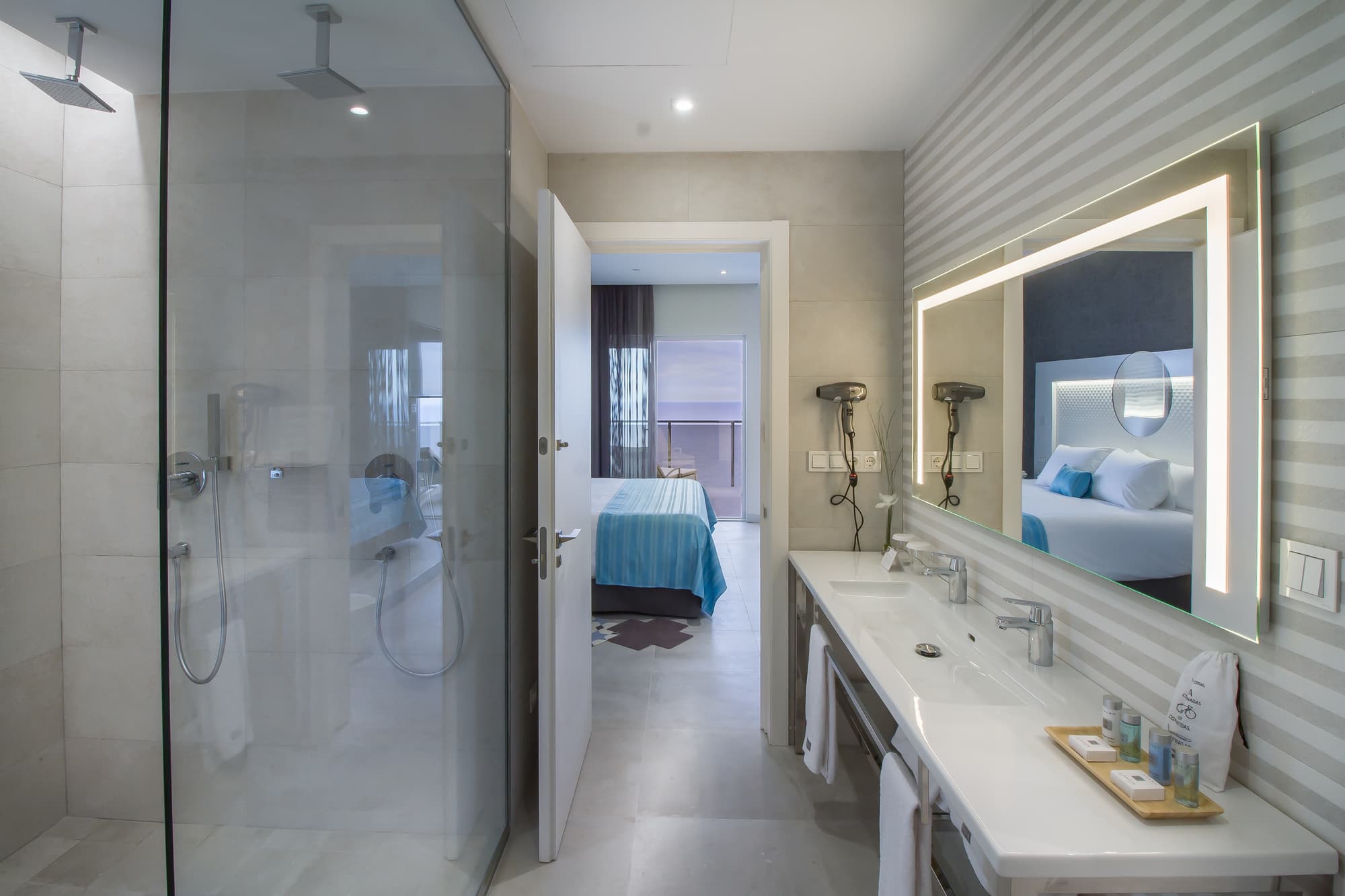 ESTIMAR Calpe Suitopia, Room