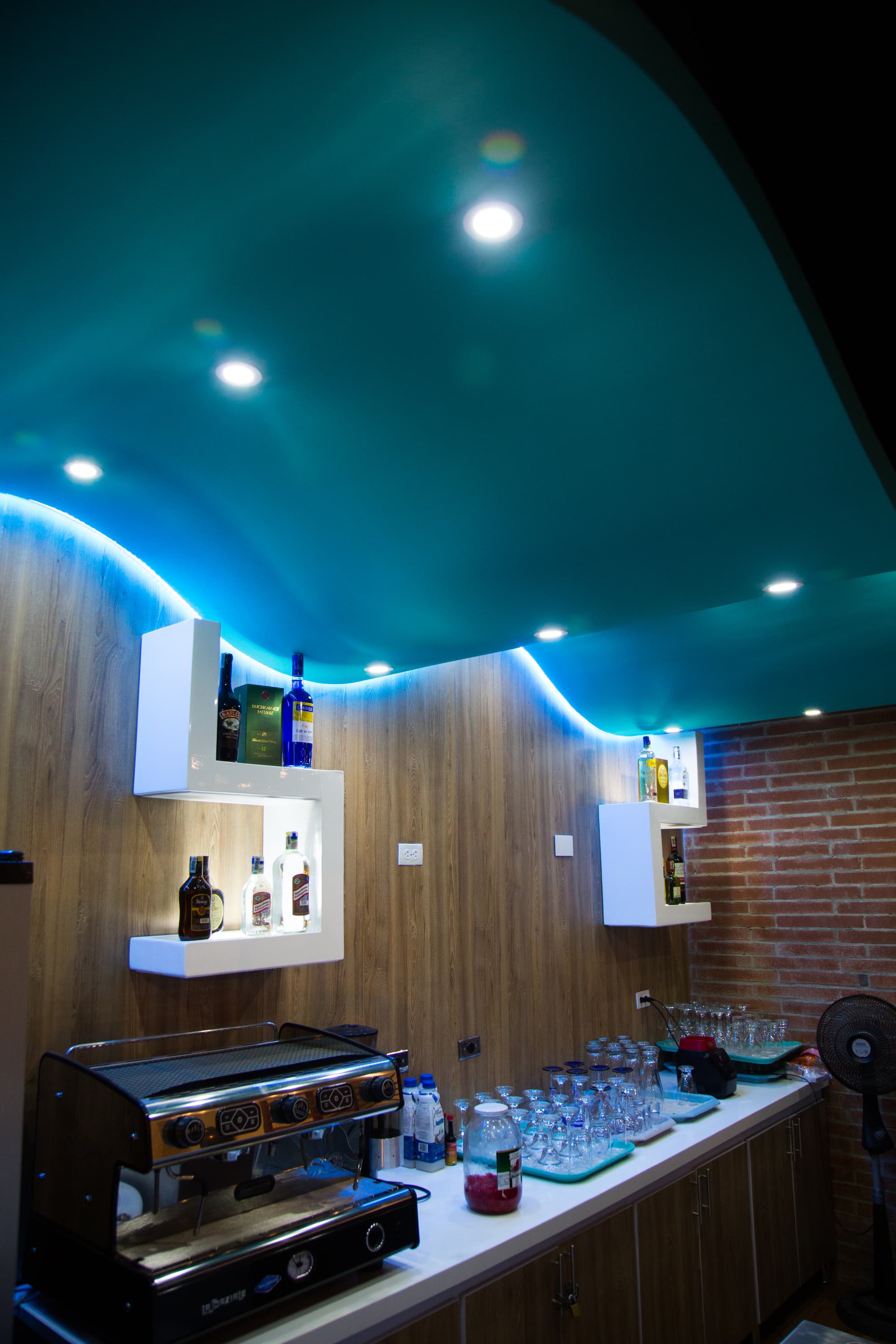 Hotel Portobahía, Bar