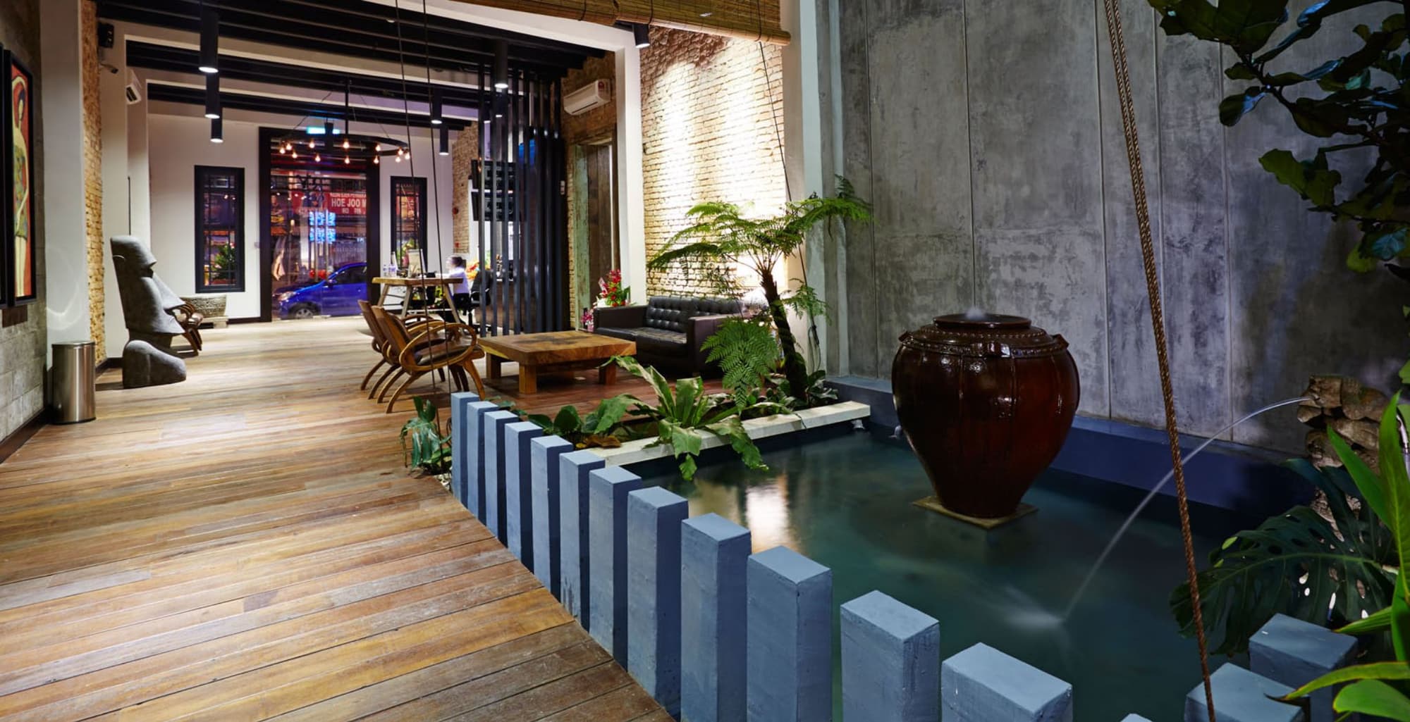 1825 Gallery Hotel, Lobby