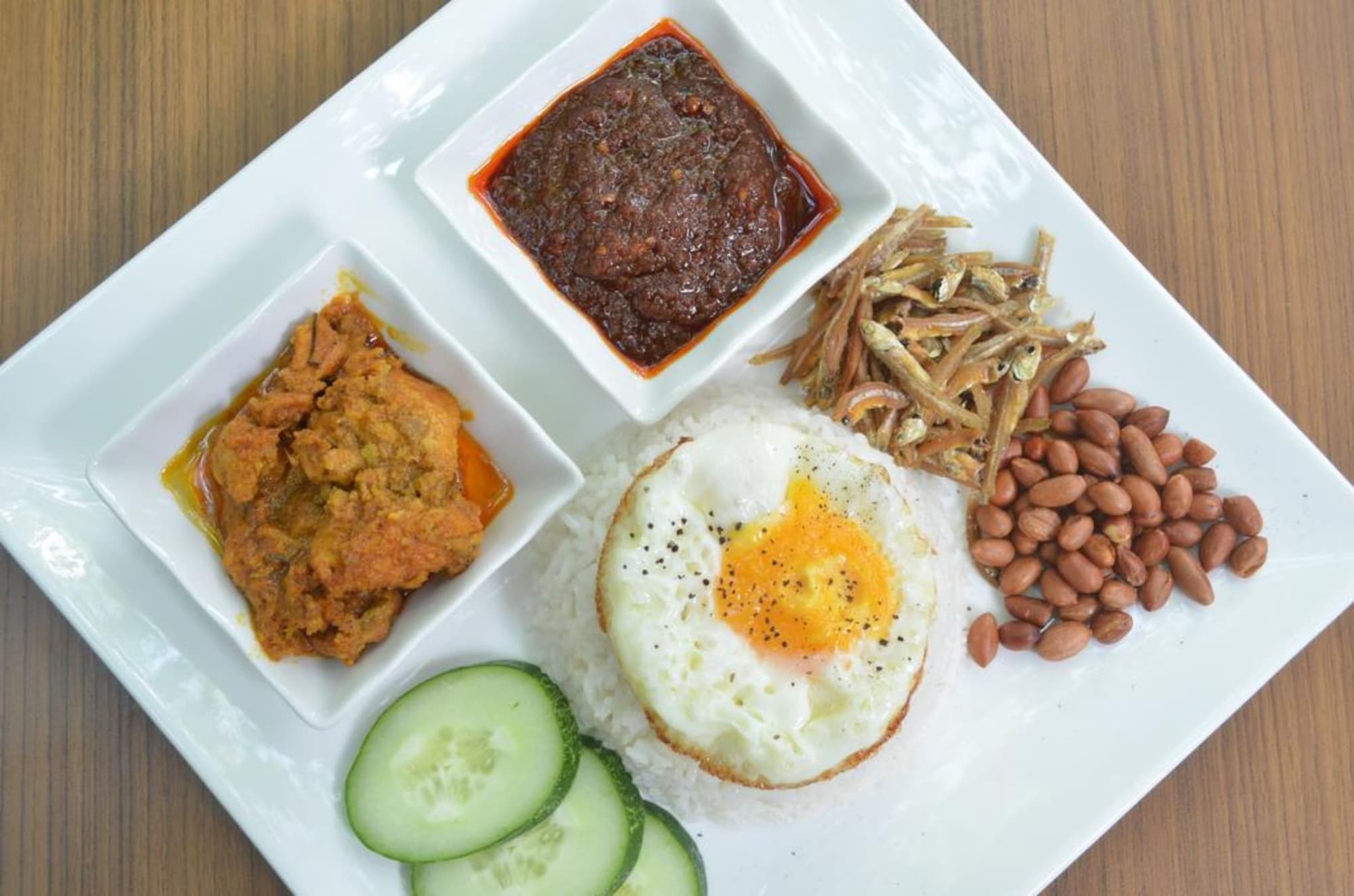 1825 Gallery Hotel, Restaurant