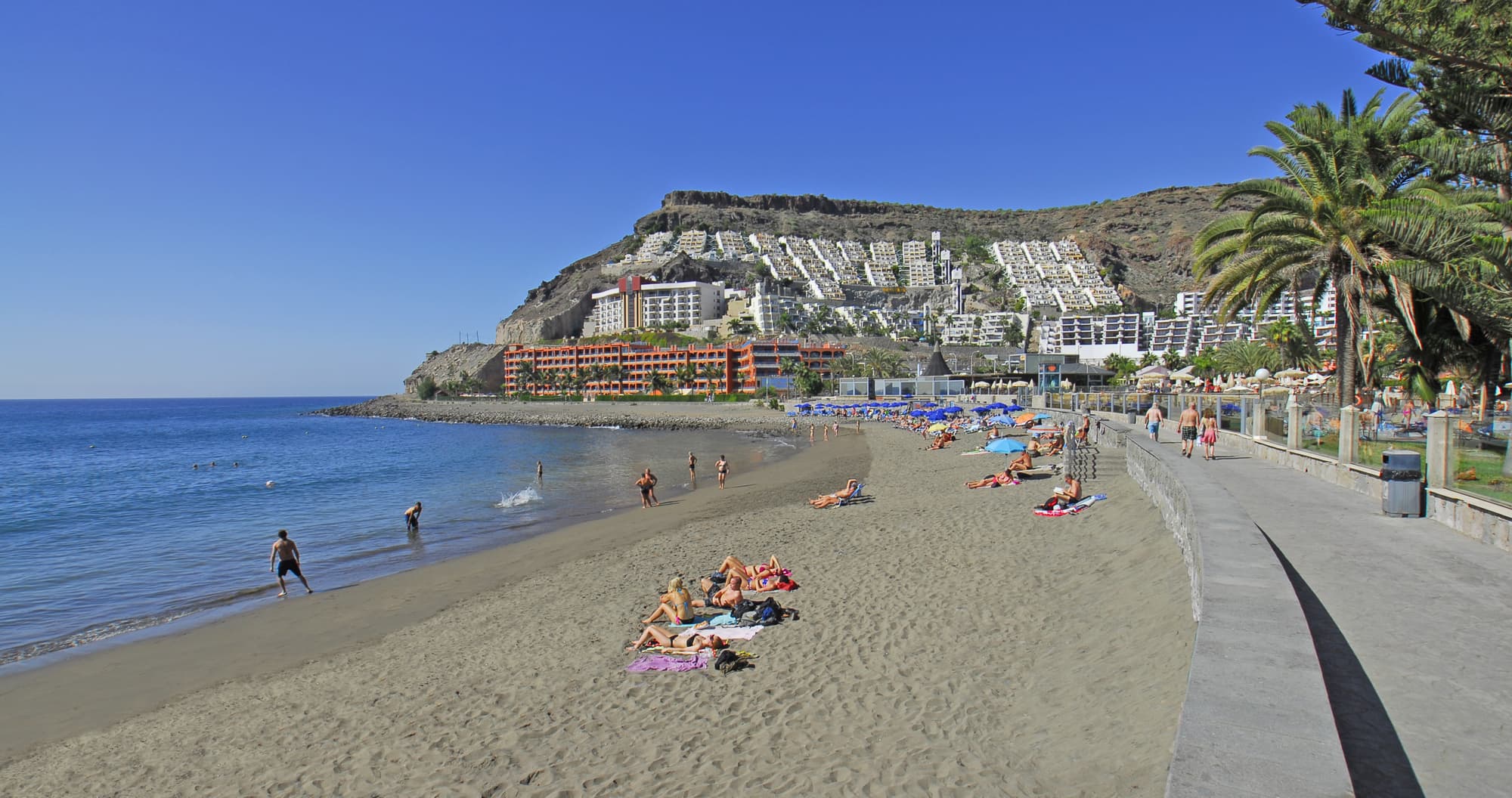 Aparthotel Curasol, Beach