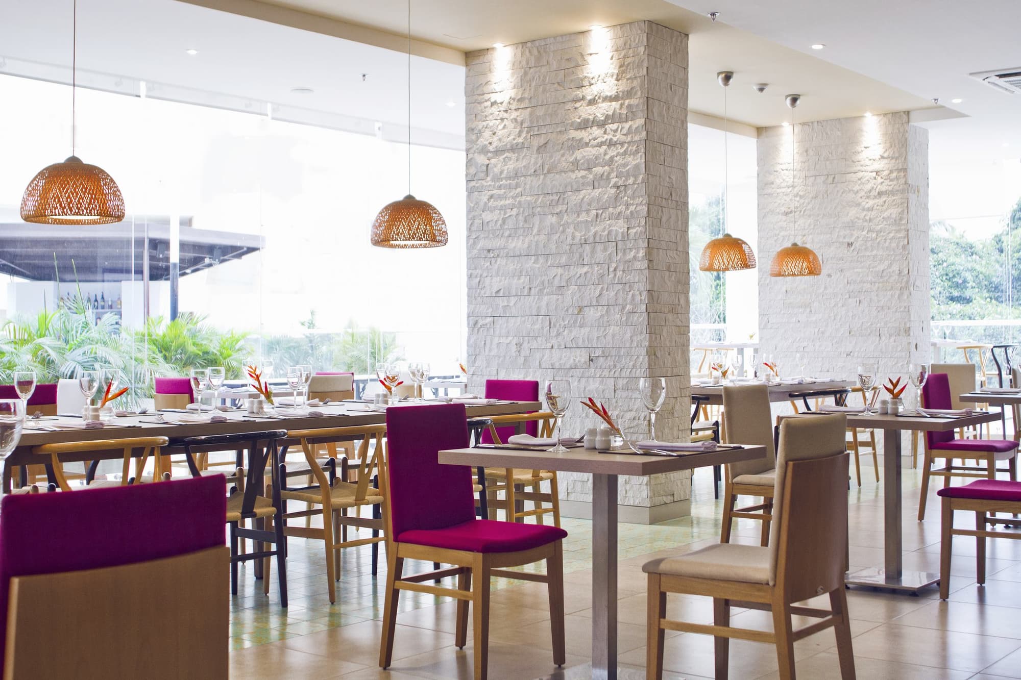 Santa Marta Emile, Restaurant