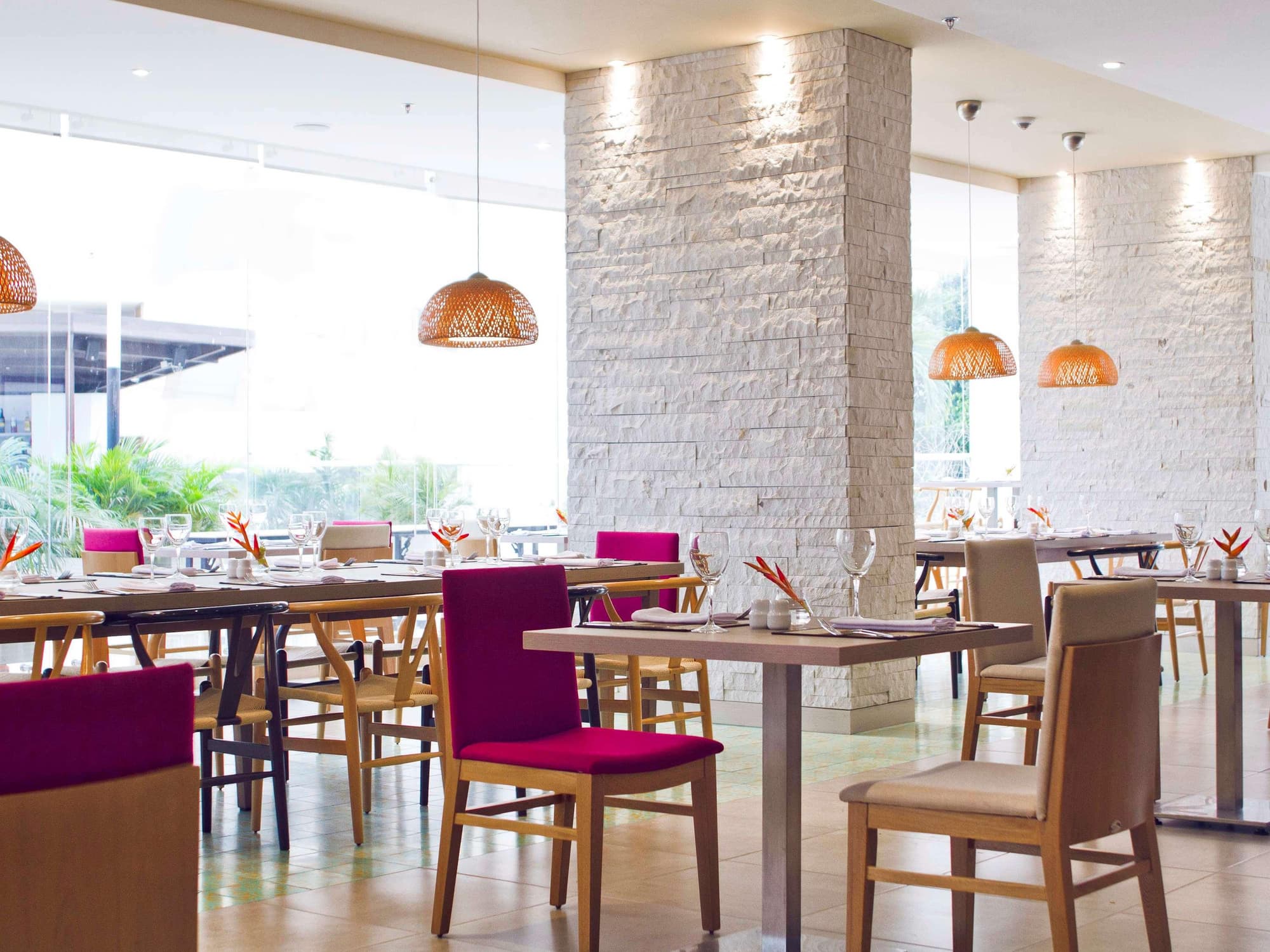 Santa Marta Emile, Restaurant