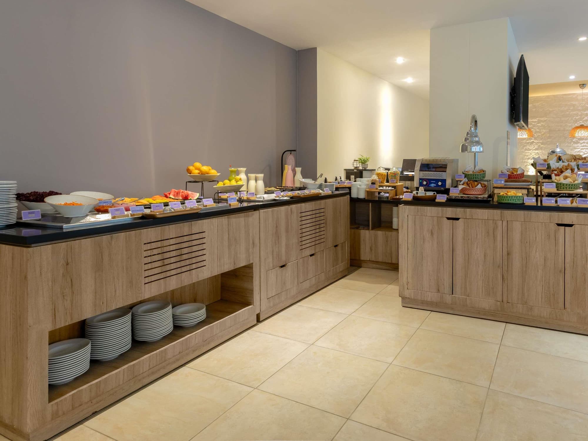 Santa Marta Emile, Restaurant