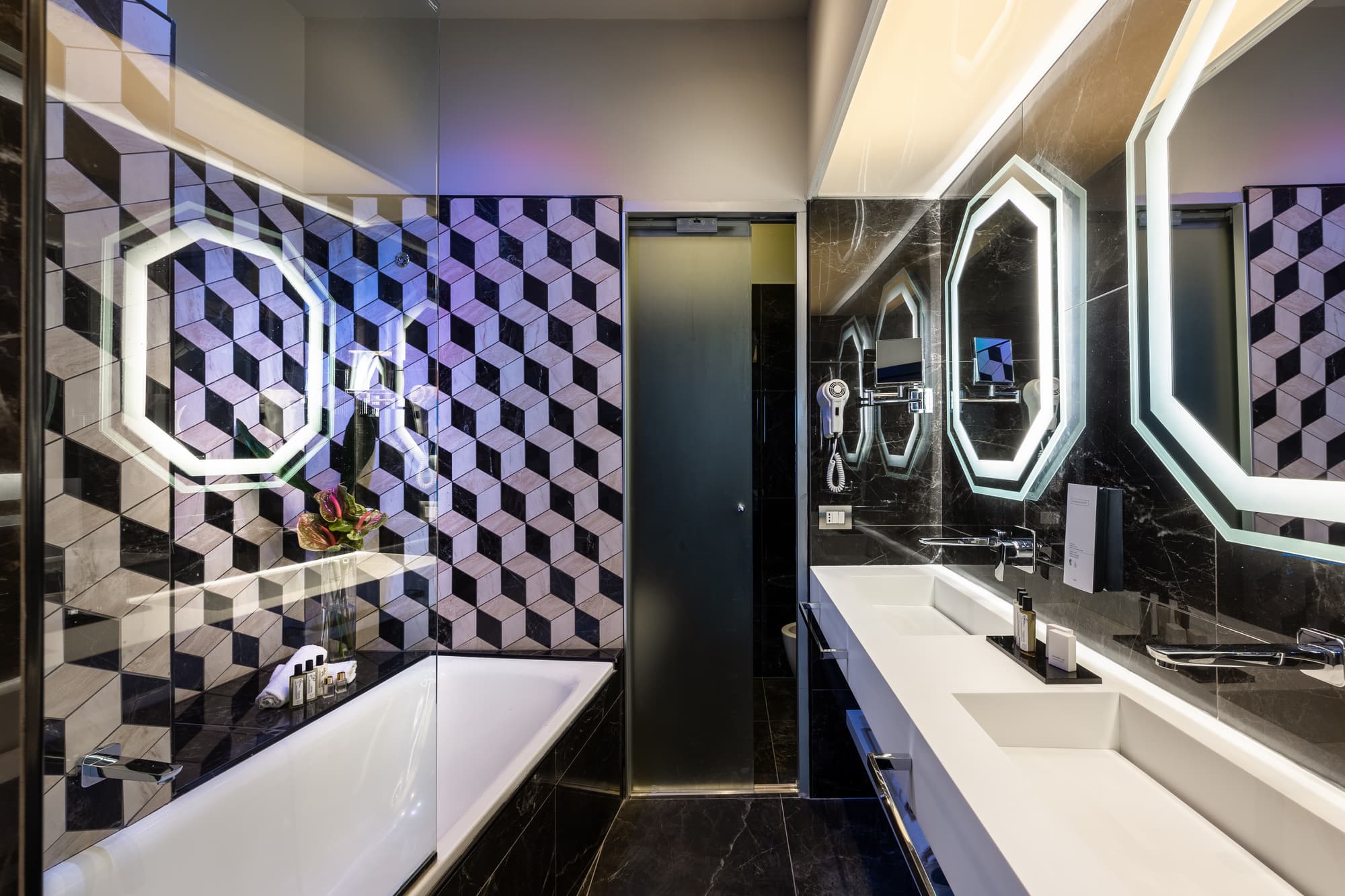 Dharma Luxury Hotel, Room