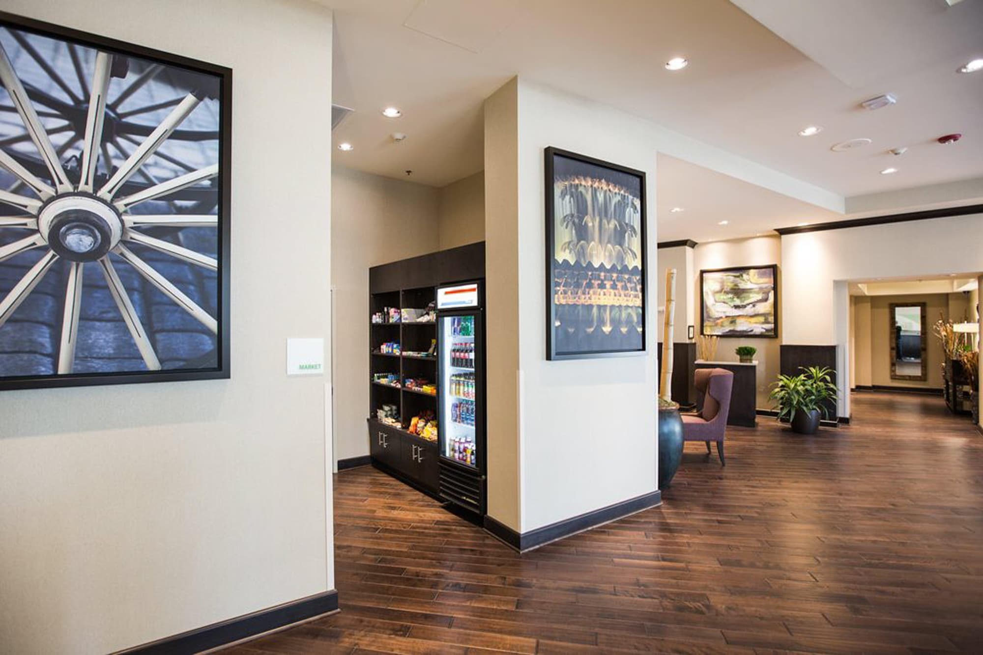 The Limited Charleston, General view