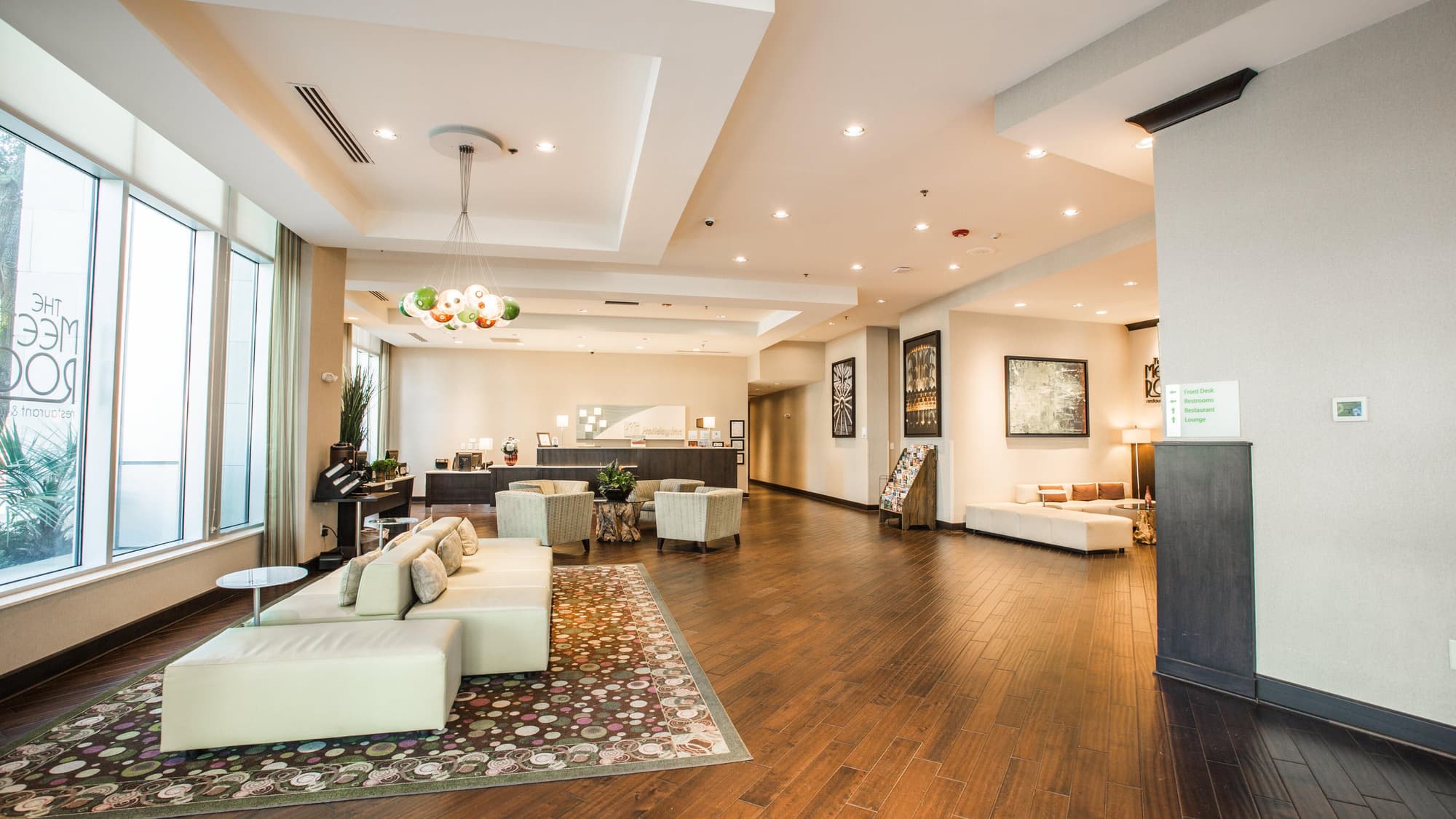 The Limited Charleston, Lobby