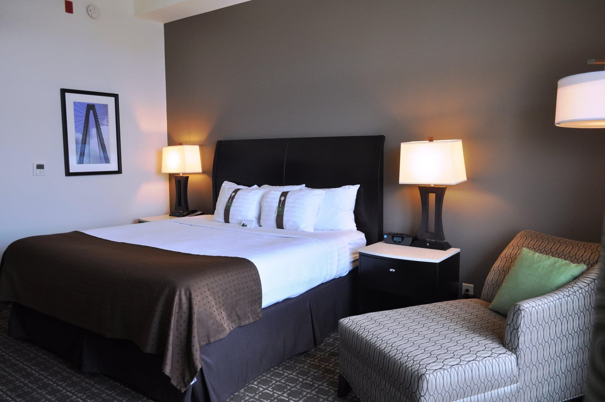 The Limited Charleston, Room