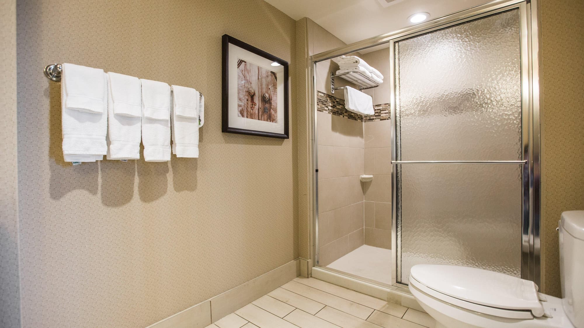 The Limited Charleston, Room