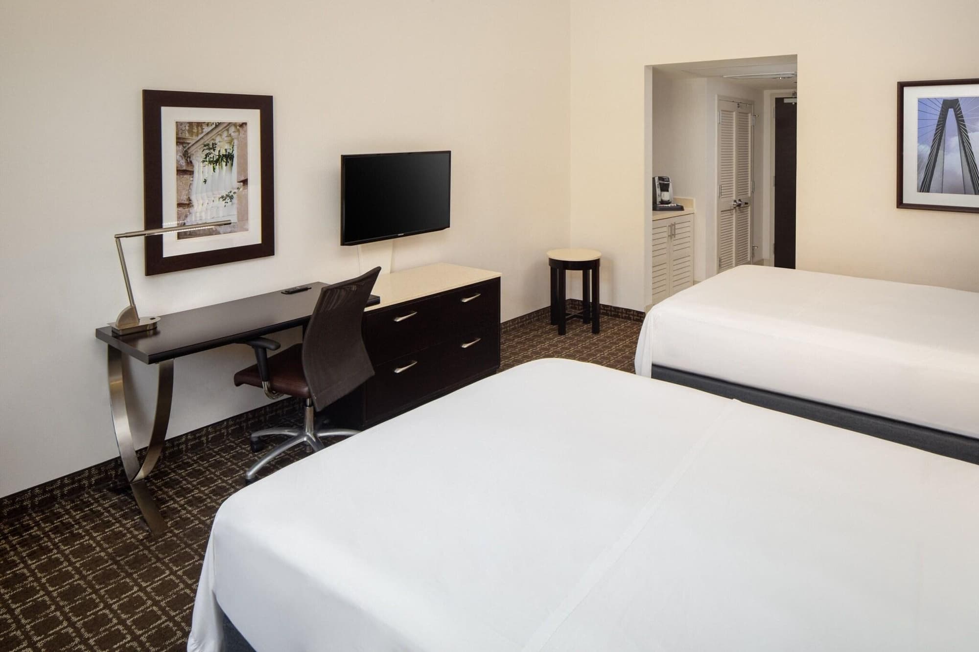 The Limited Charleston, Room