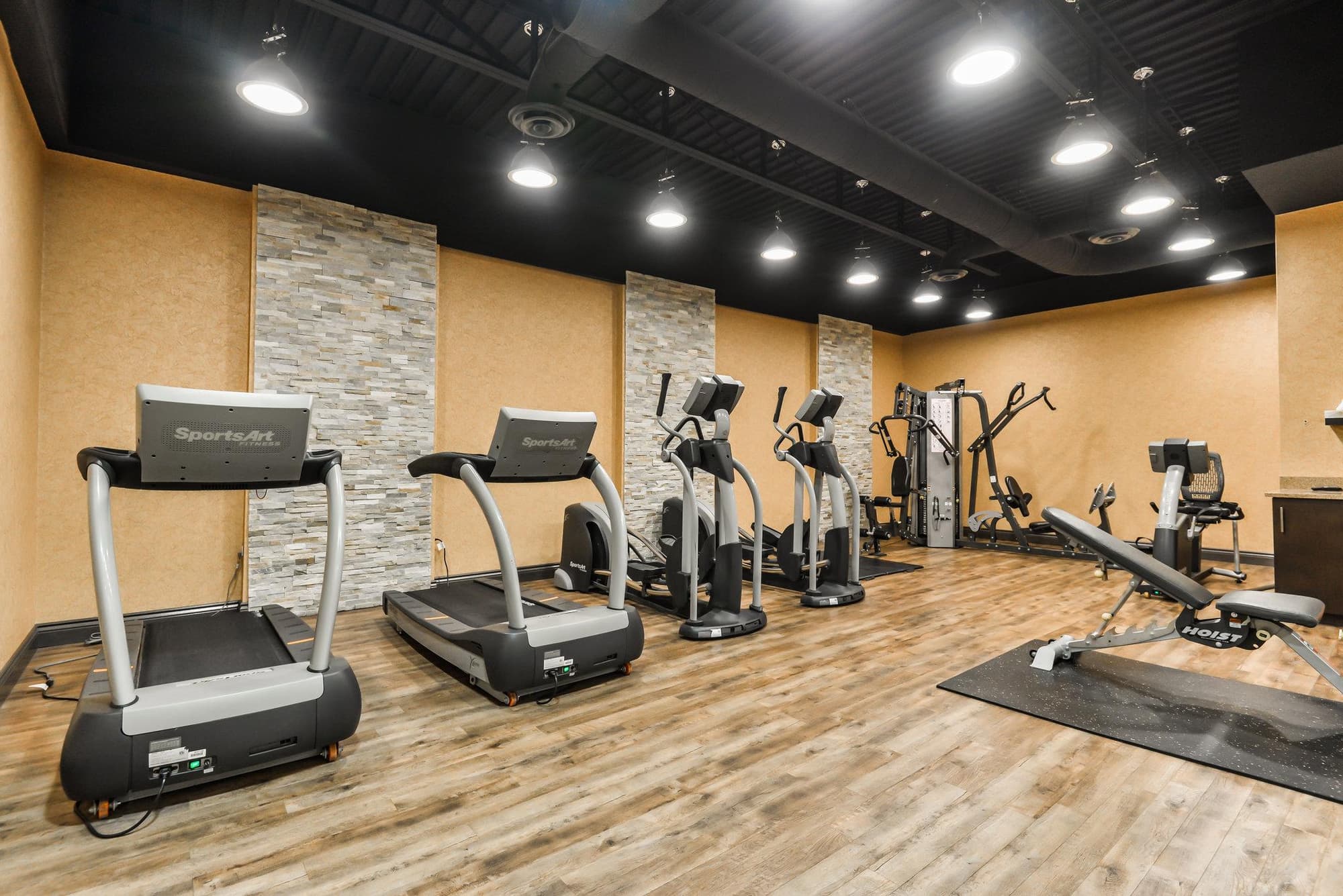 DoubleTree by Hilton Kitchener, Sports and Entertainment