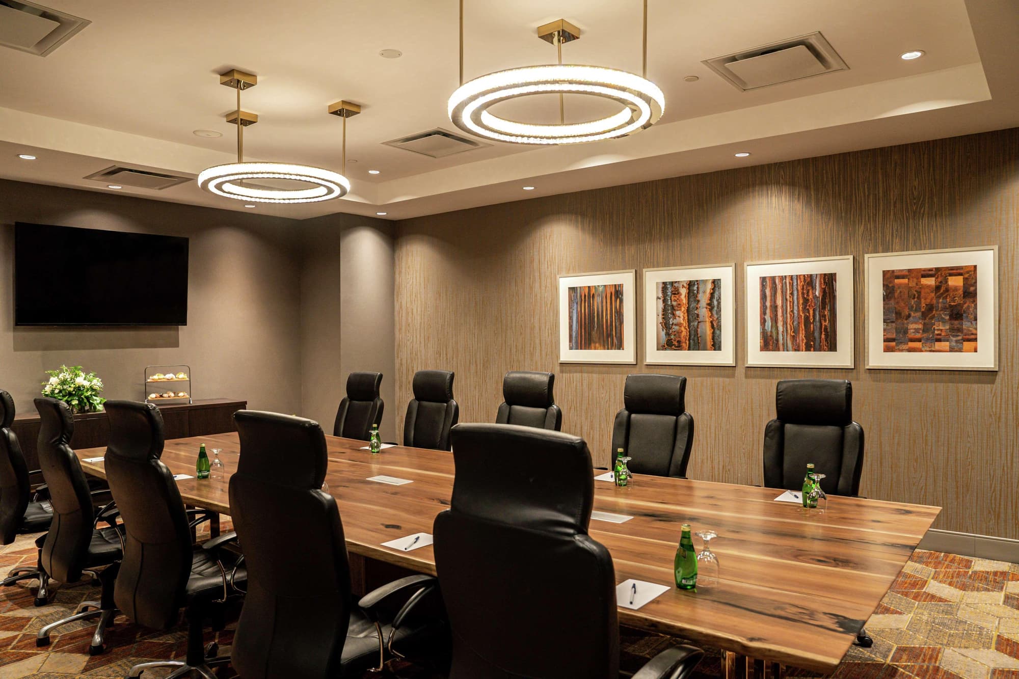 DoubleTree by Hilton Kitchener, Conferences