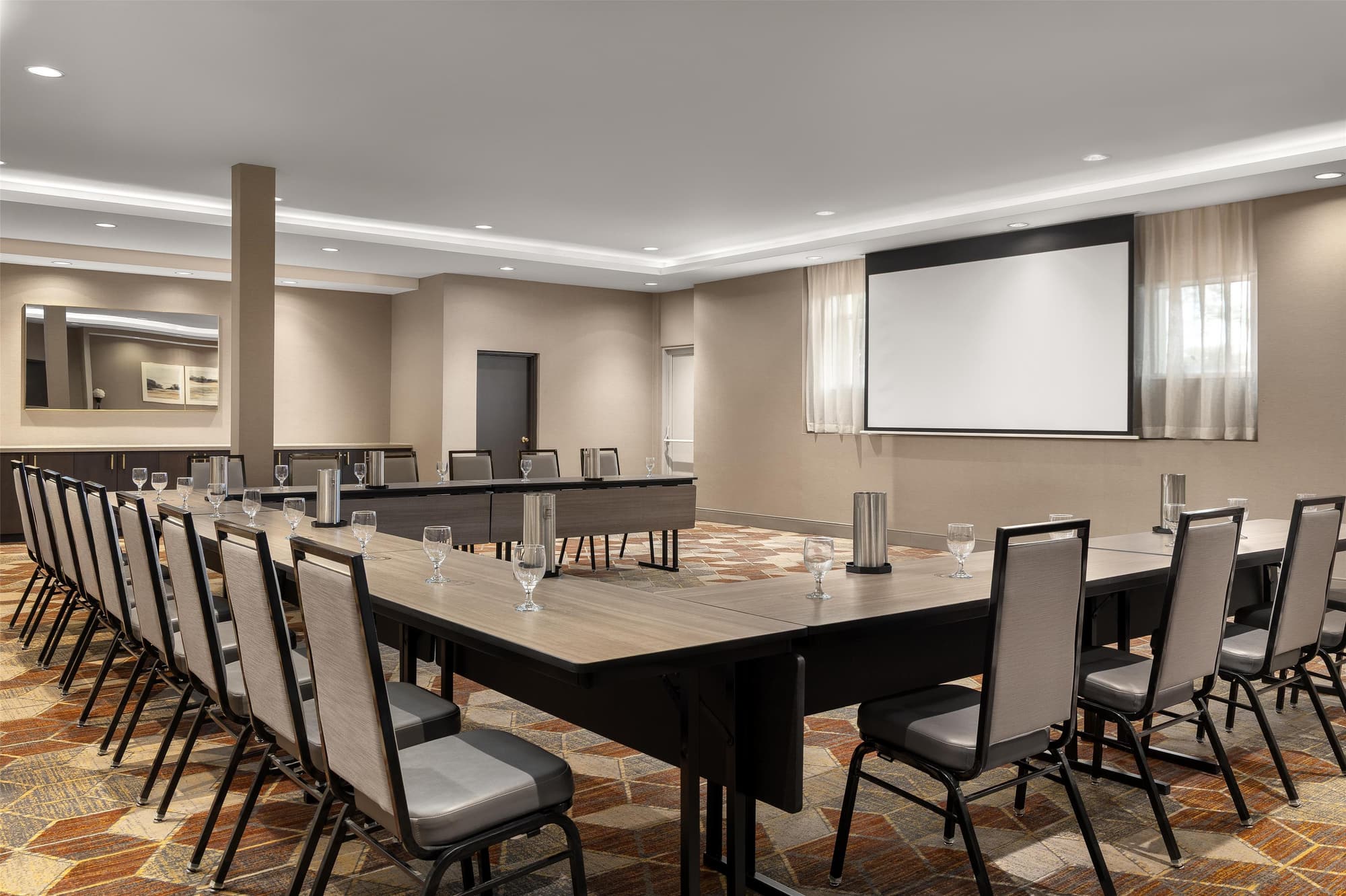 DoubleTree by Hilton Kitchener, Conferences