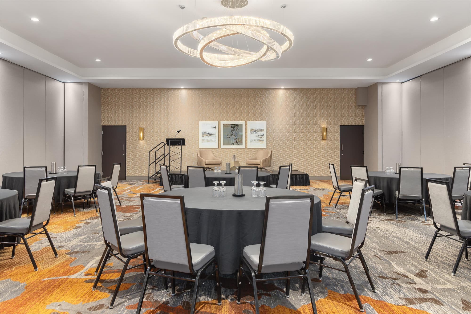 DoubleTree by Hilton Kitchener, Conferences