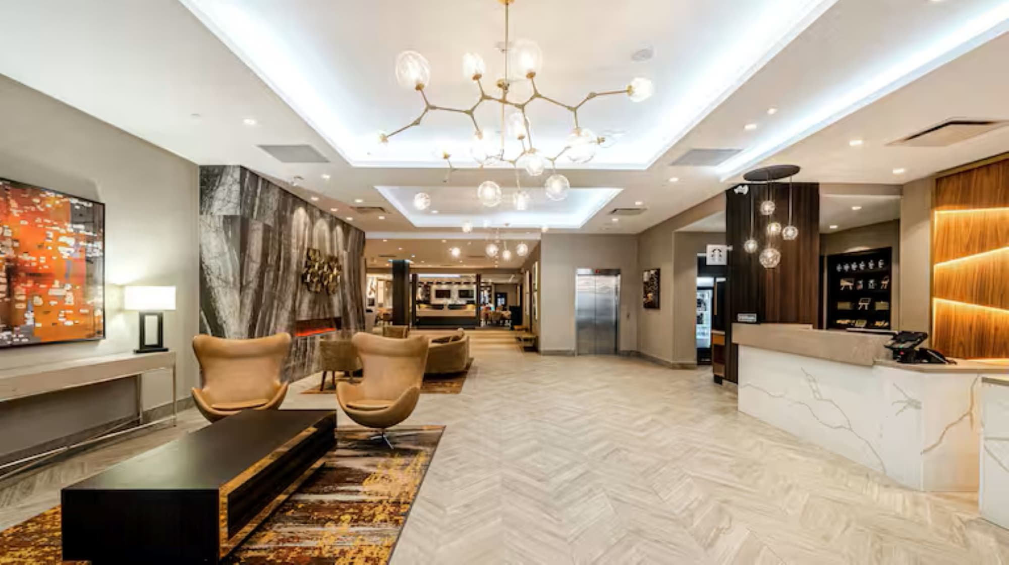 DoubleTree by Hilton Kitchener, Lobby