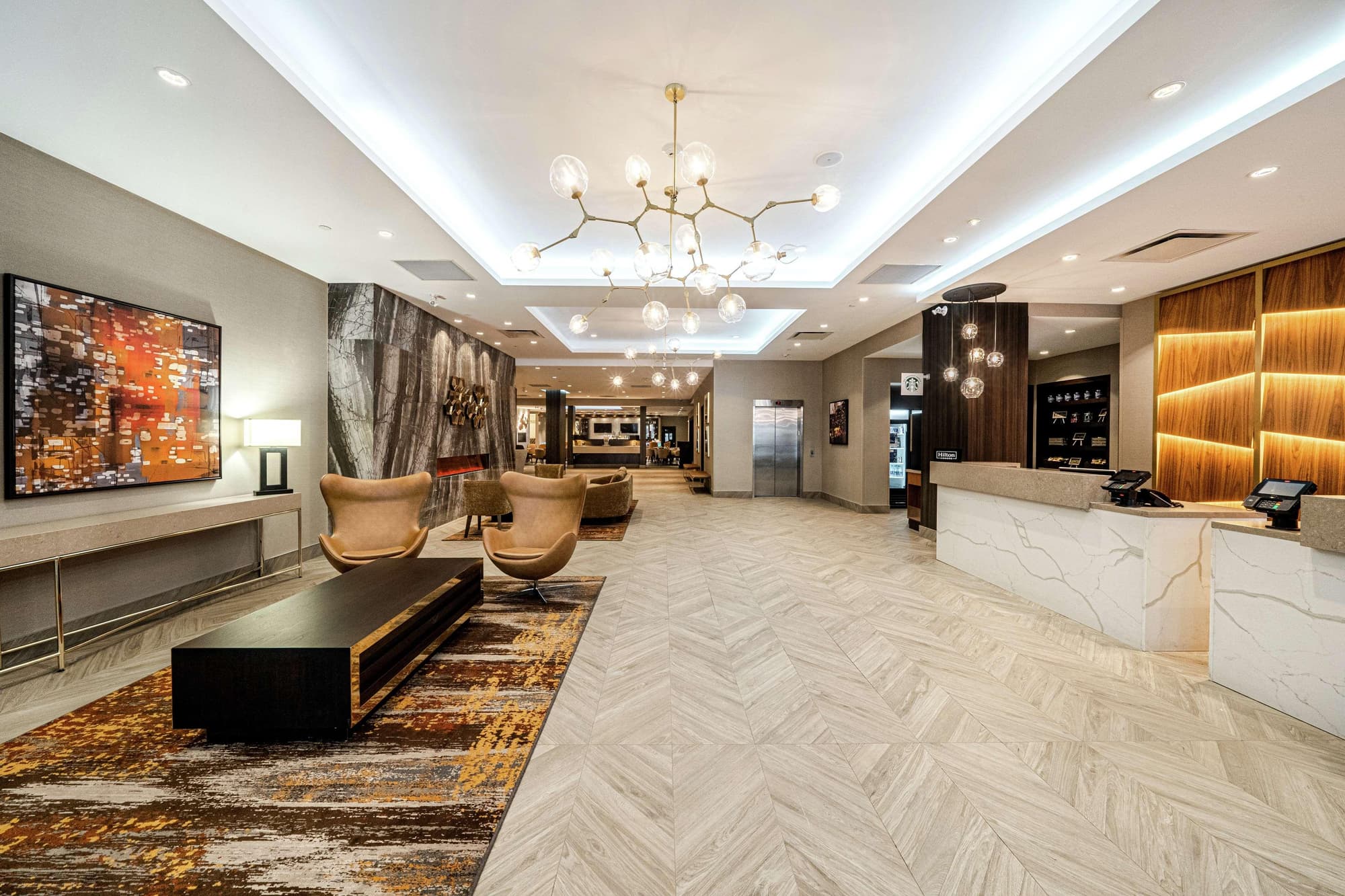 DoubleTree by Hilton Kitchener, Lobby