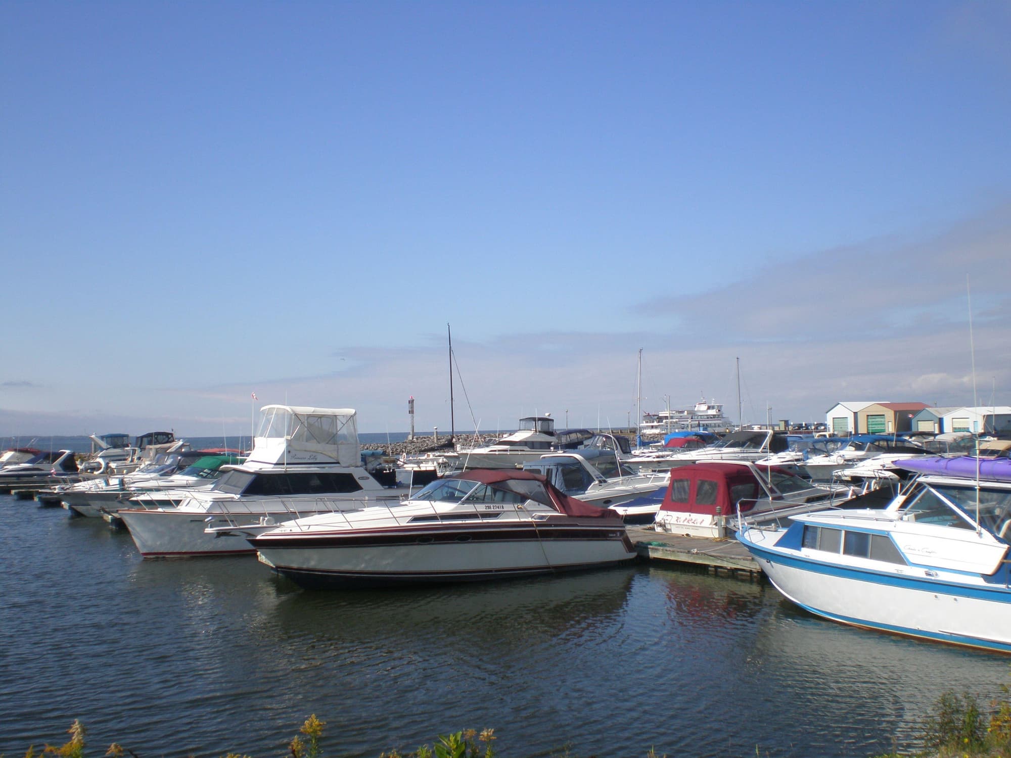 Holiday Inn Express and Suites North Bay, General view