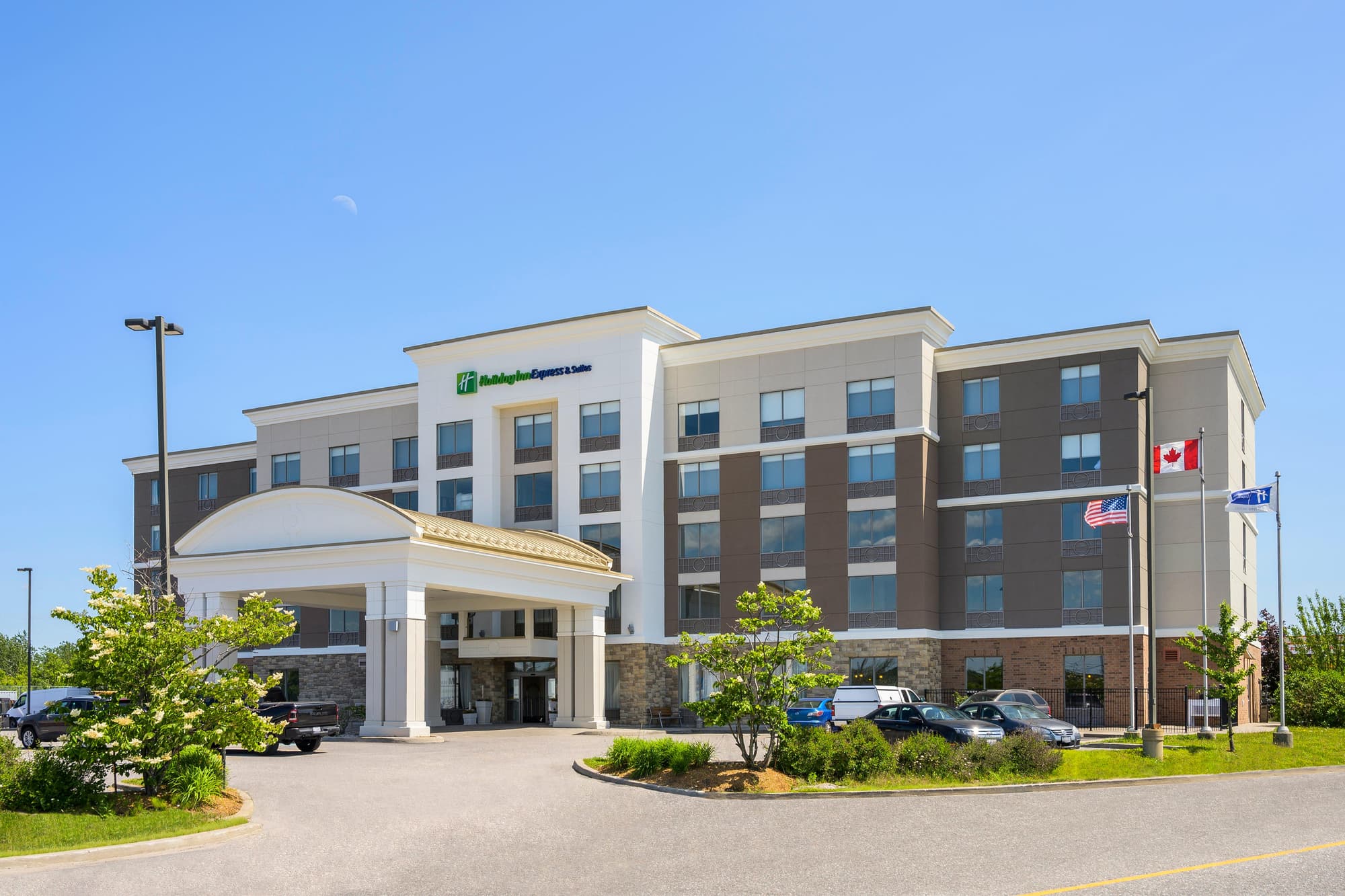 Holiday Inn Express and Suites North Bay, General view