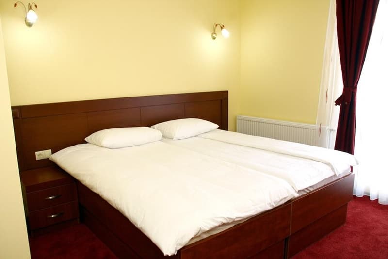 Parlament Hotel, Room