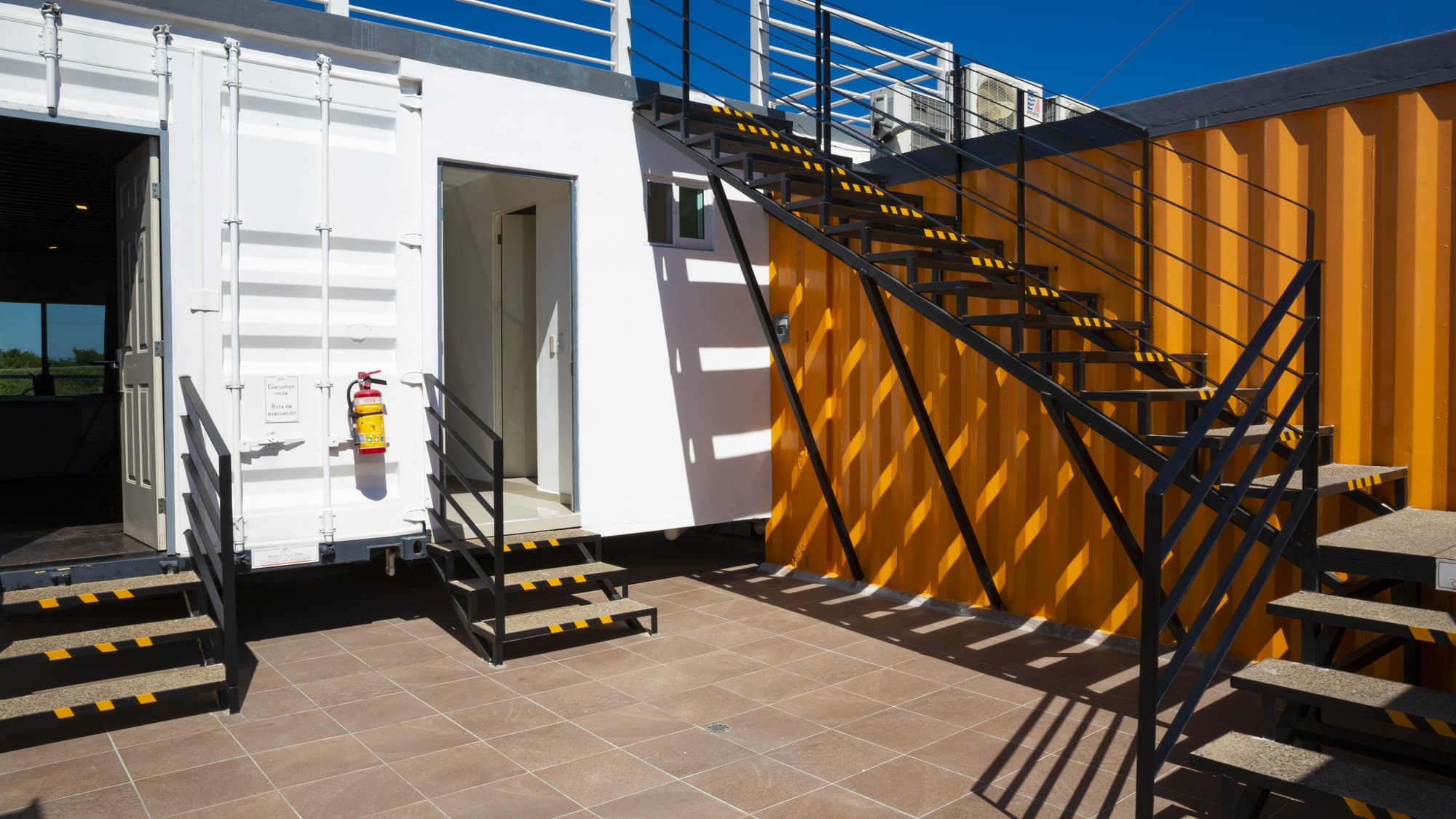 Container inn Hotel Aeropuerto, General view