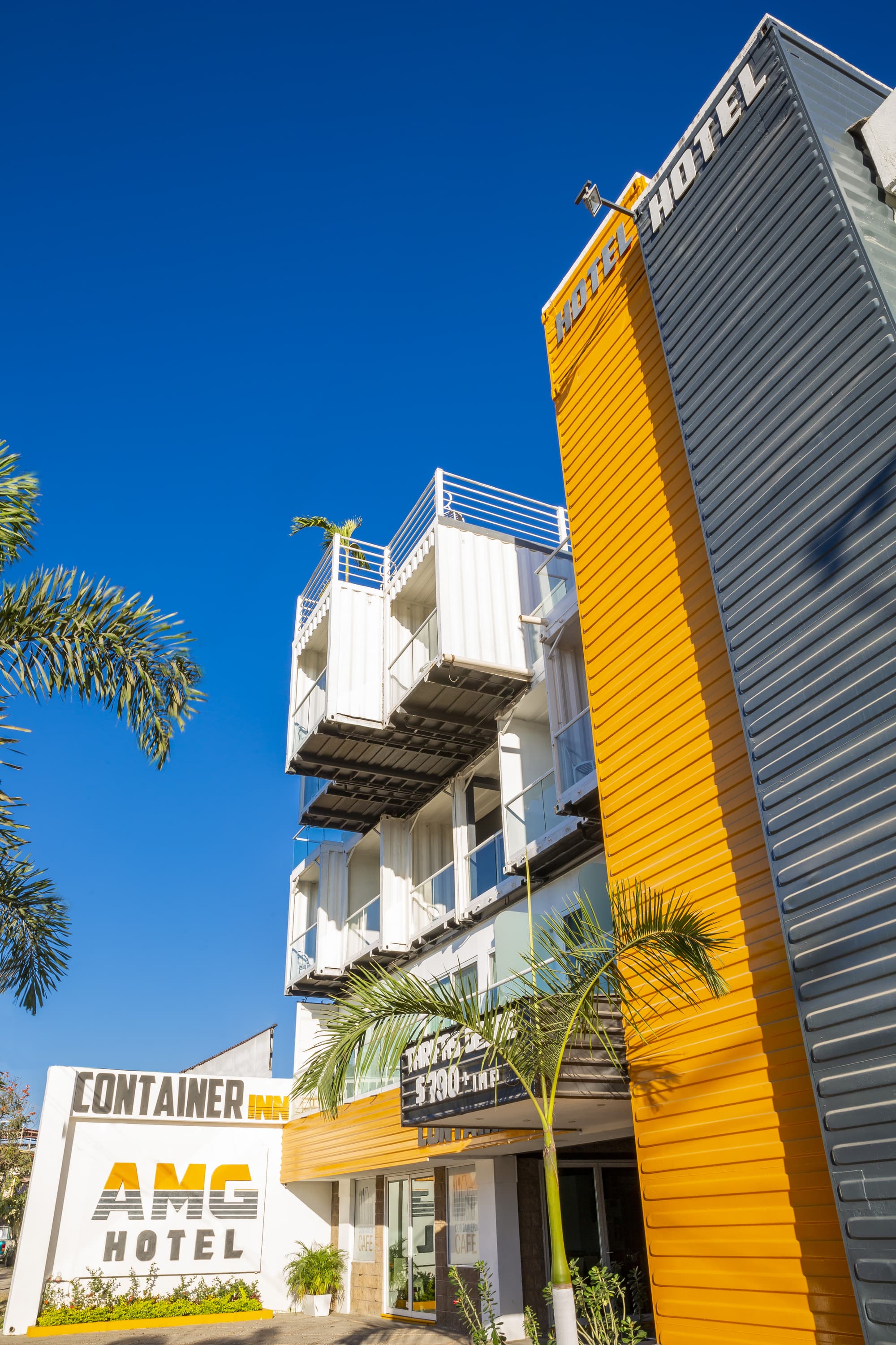 Container inn Hotel Aeropuerto, General view