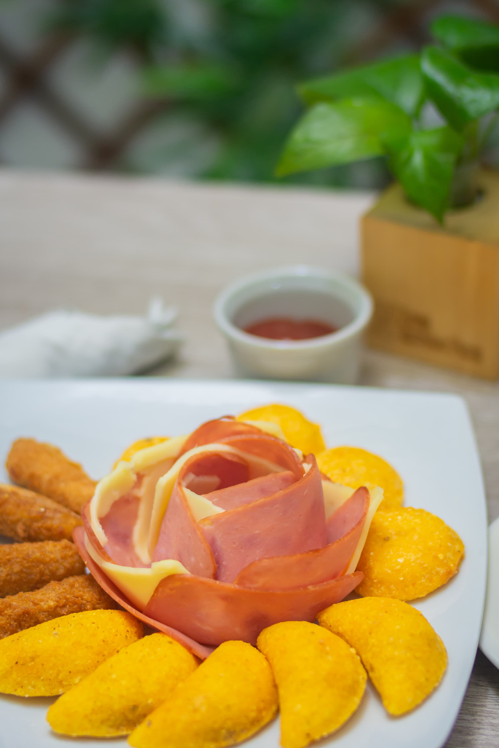 Laureles Plaza, Restaurant