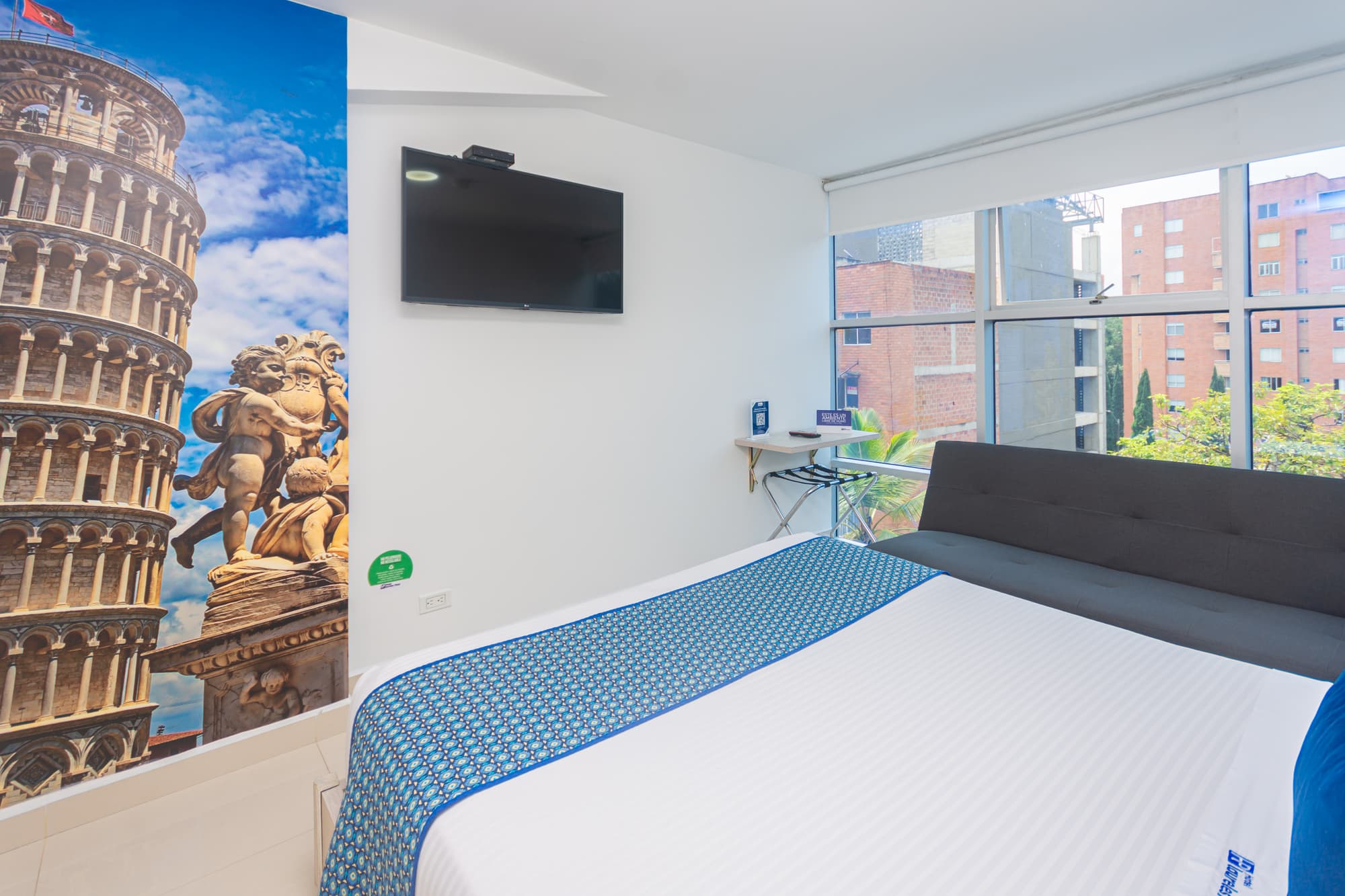 Laureles Plaza, Room