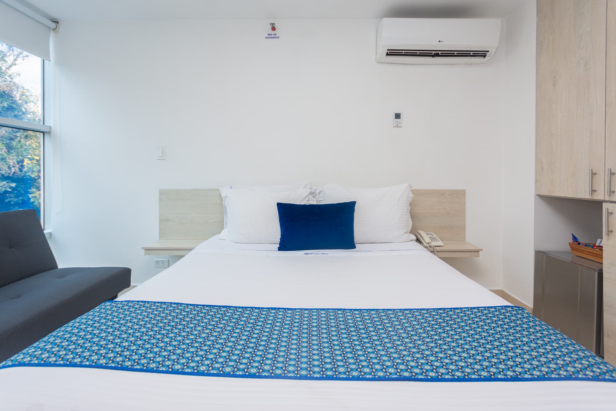 Laureles Plaza, Room