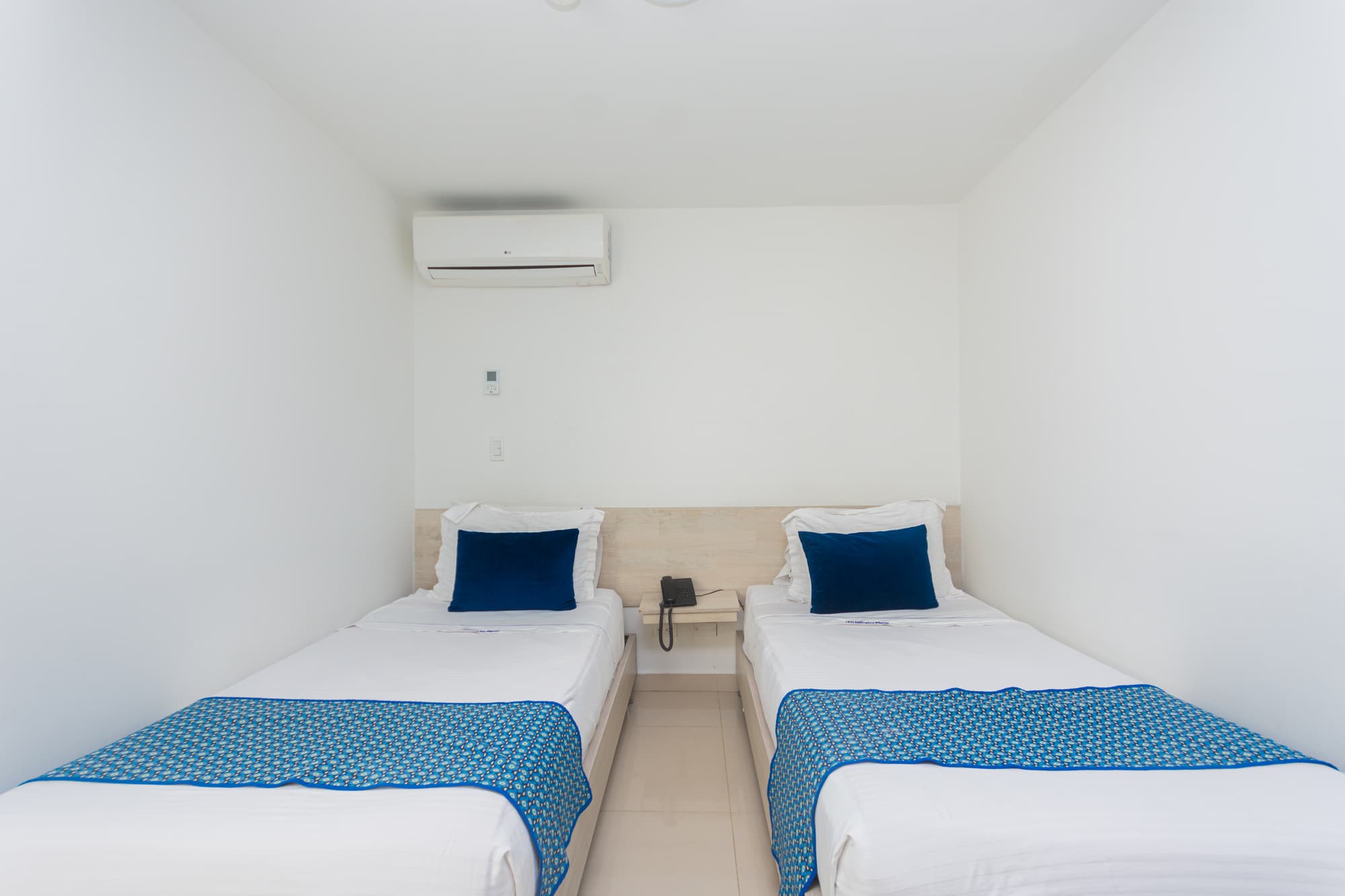 Laureles Plaza, Room