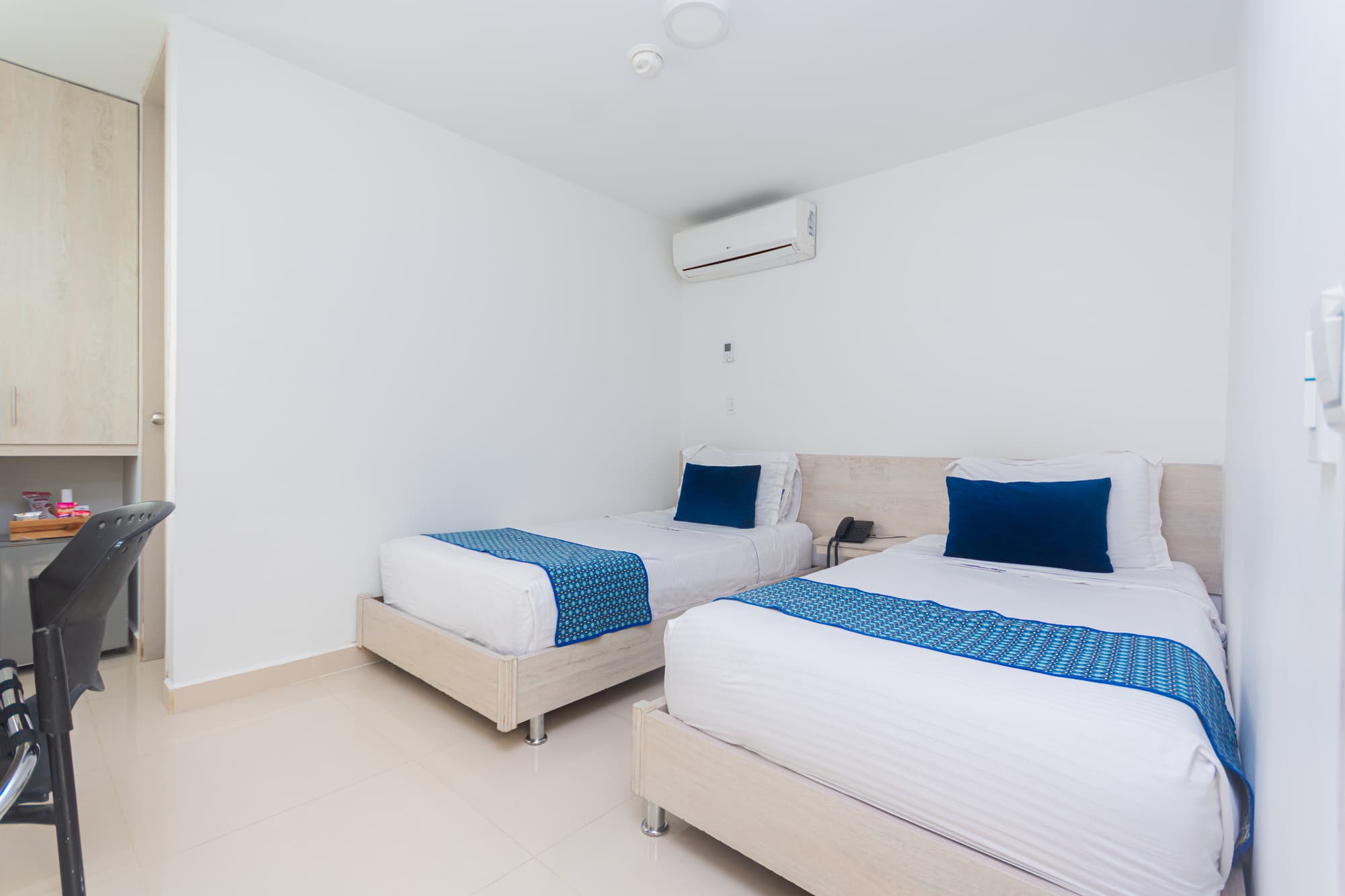 Laureles Plaza, Room