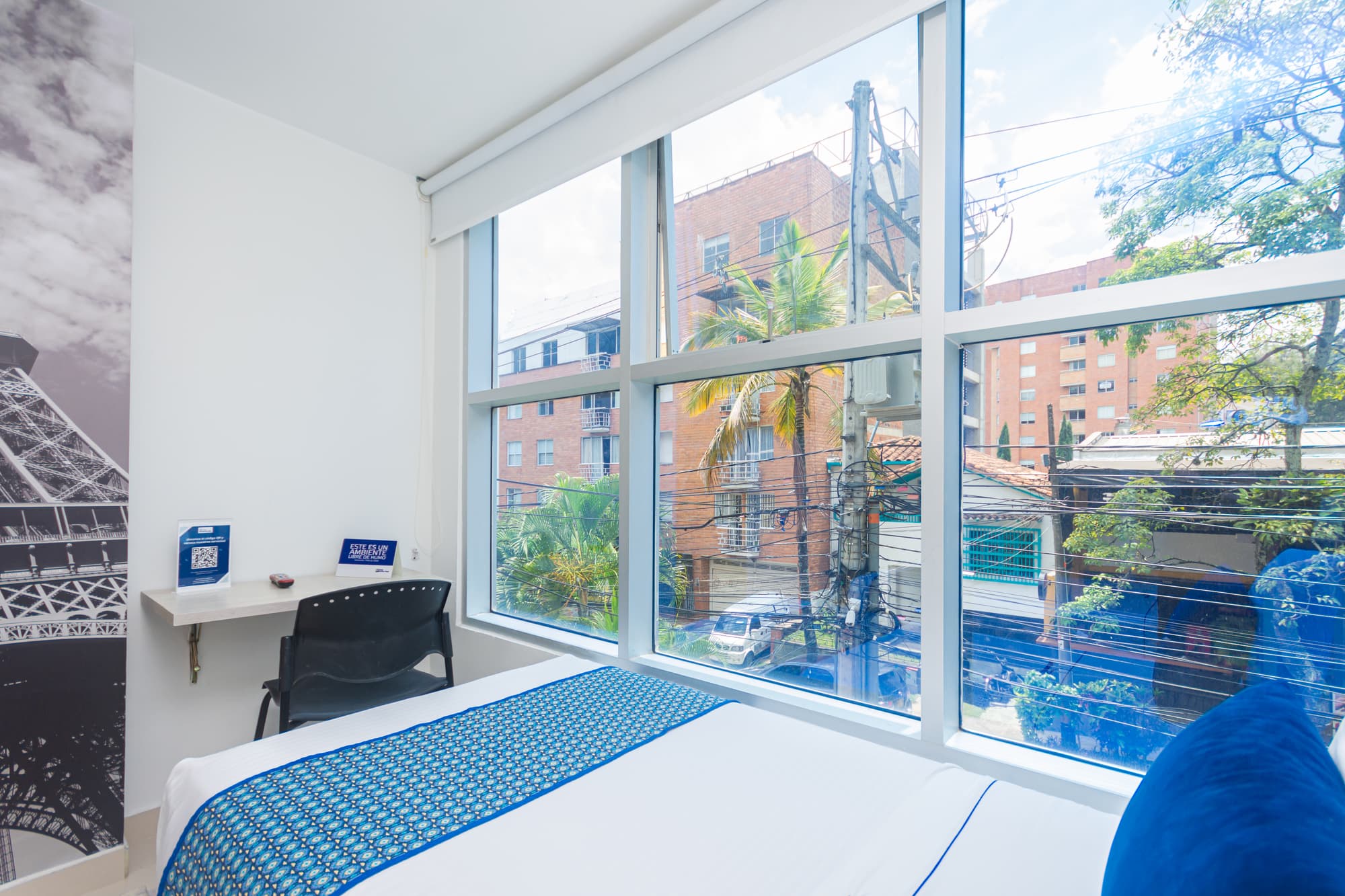 Laureles Plaza, Room