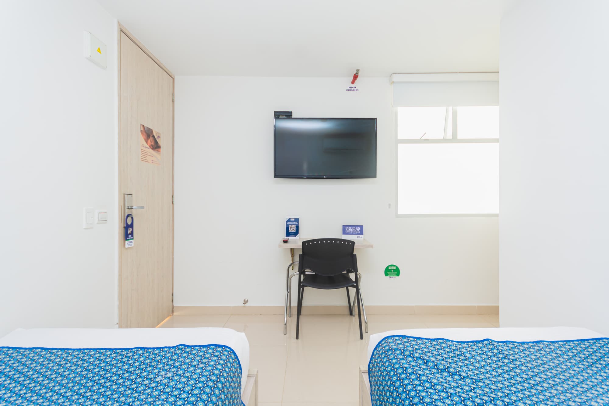 Laureles Plaza, Room