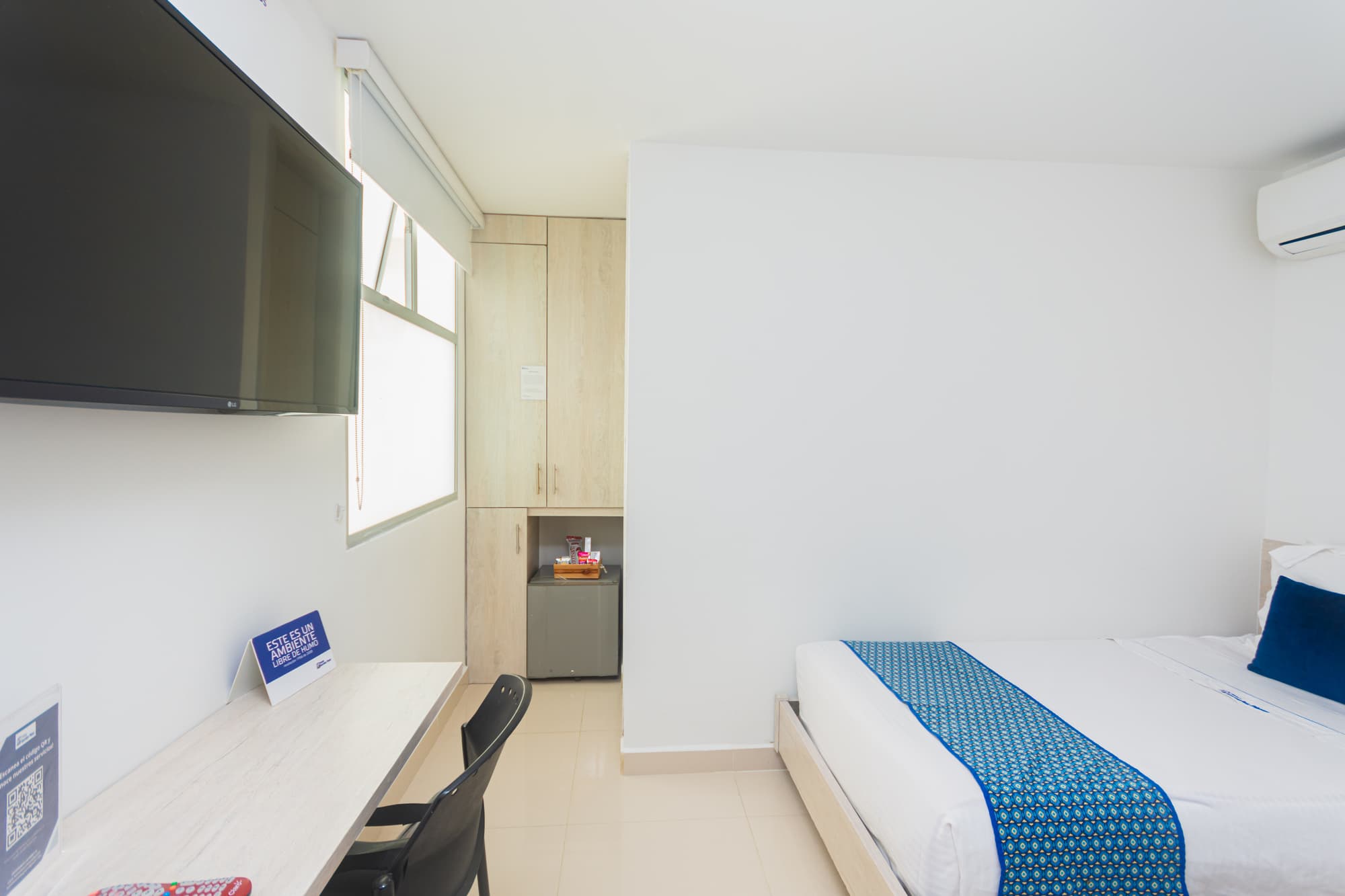 Laureles Plaza, Room