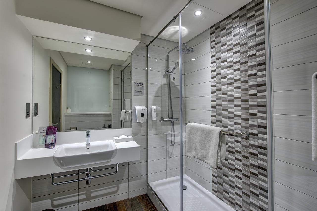 Premier Inn Doha Education City, Room