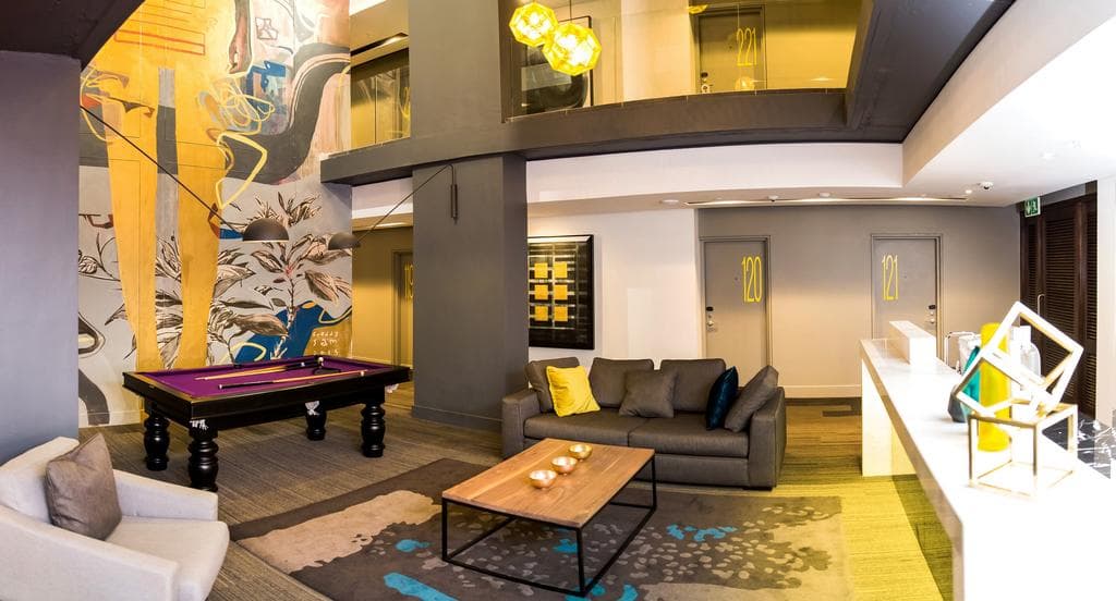 The Capital Mirage Hotel, Lobby