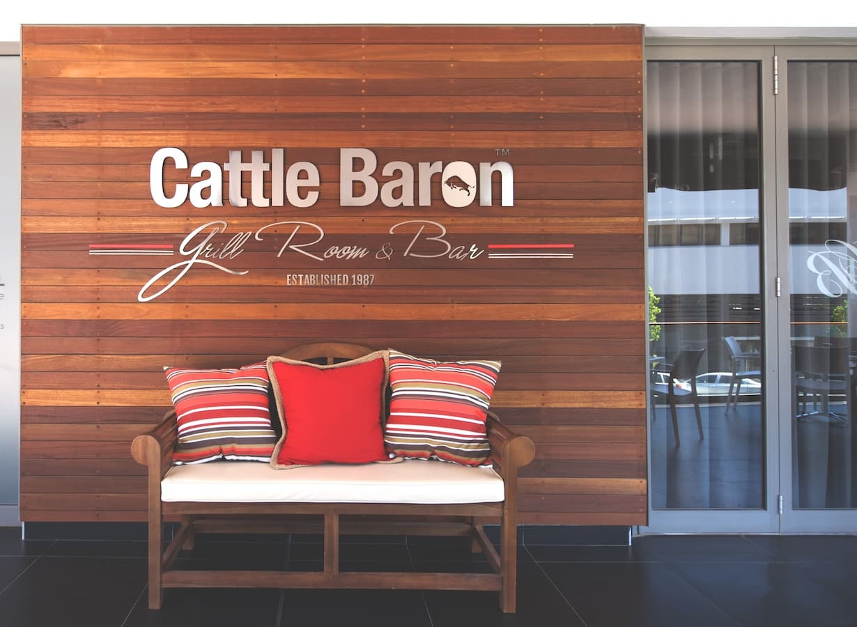 The Capital Mirage Hotel, Restaurant