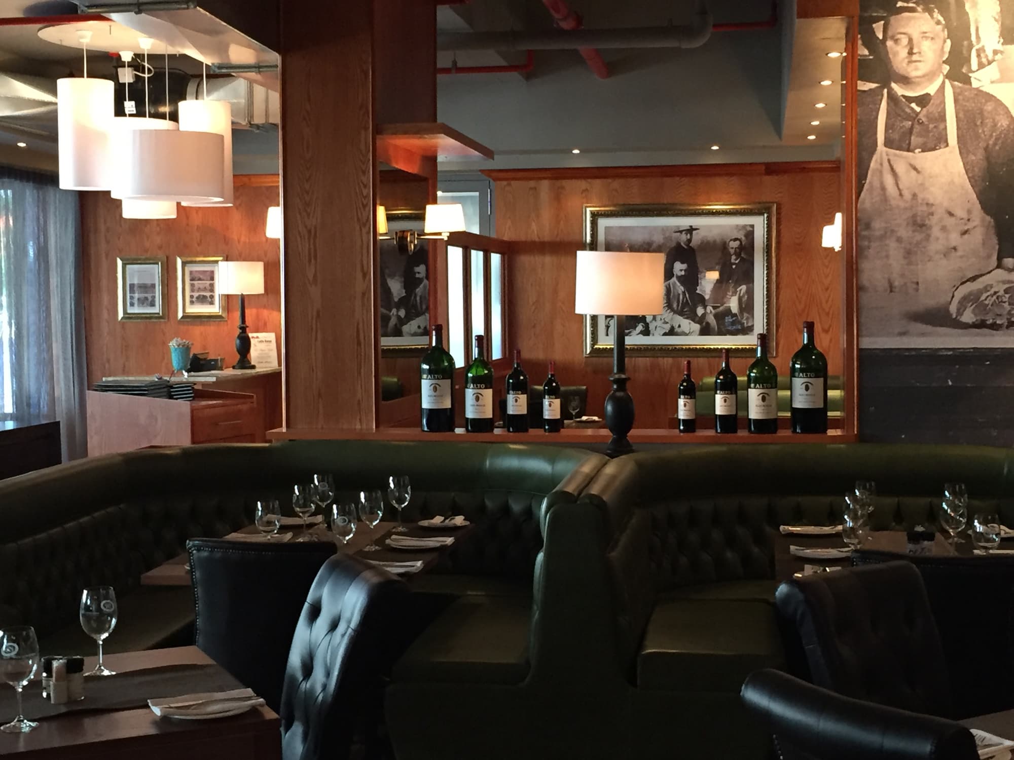 The Capital Mirage Hotel, Restaurant