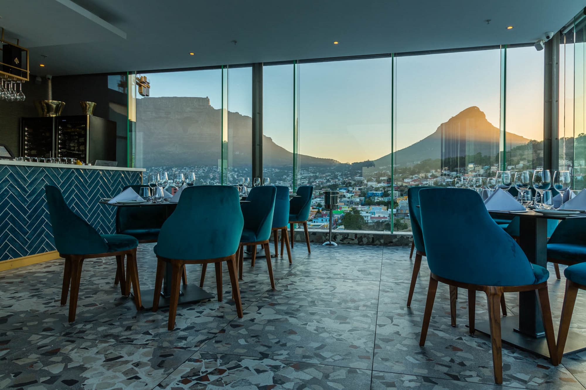 The Capital Mirage Hotel, Restaurant