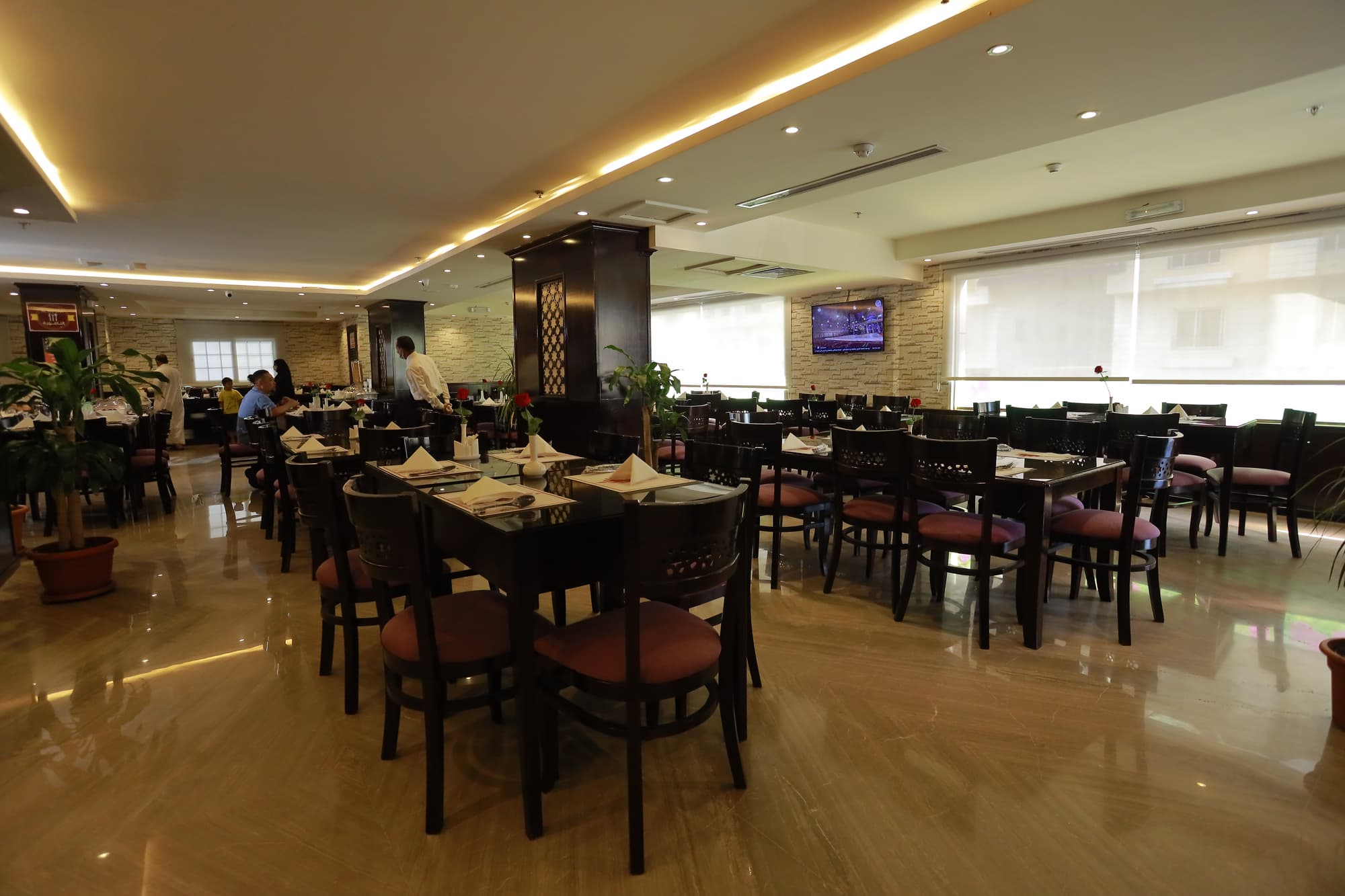 Dyar Al Hamra Hotel, Restaurant