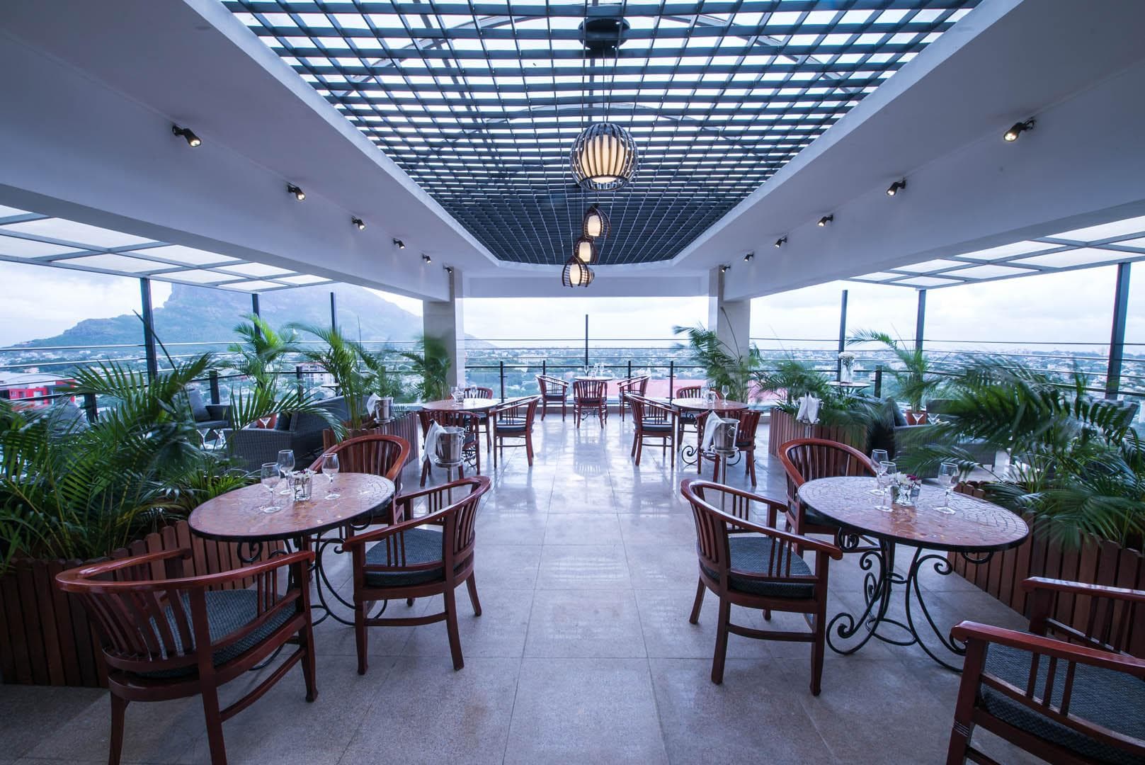 Palms Hotel, Restaurant