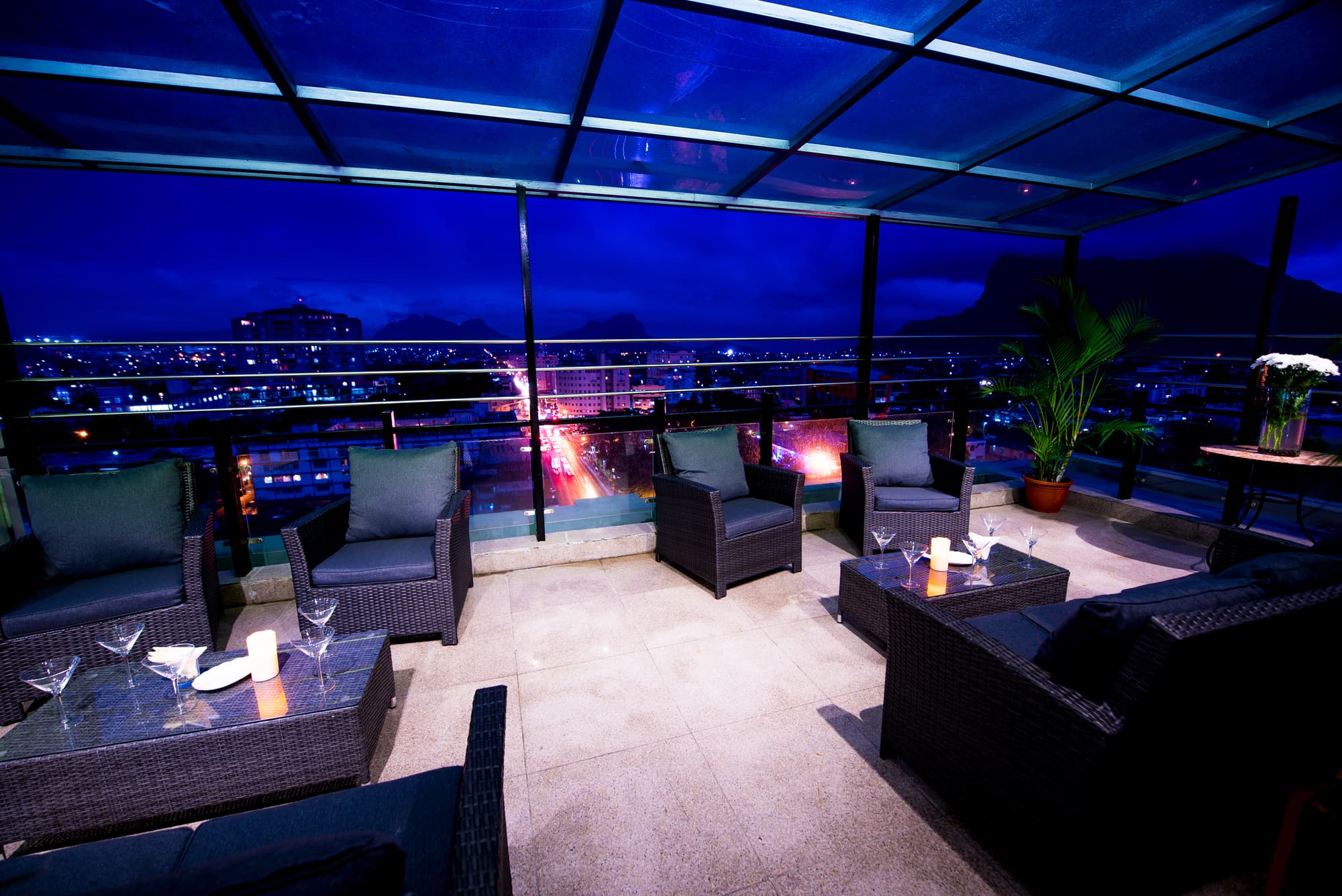 Palms Hotel, Terrace