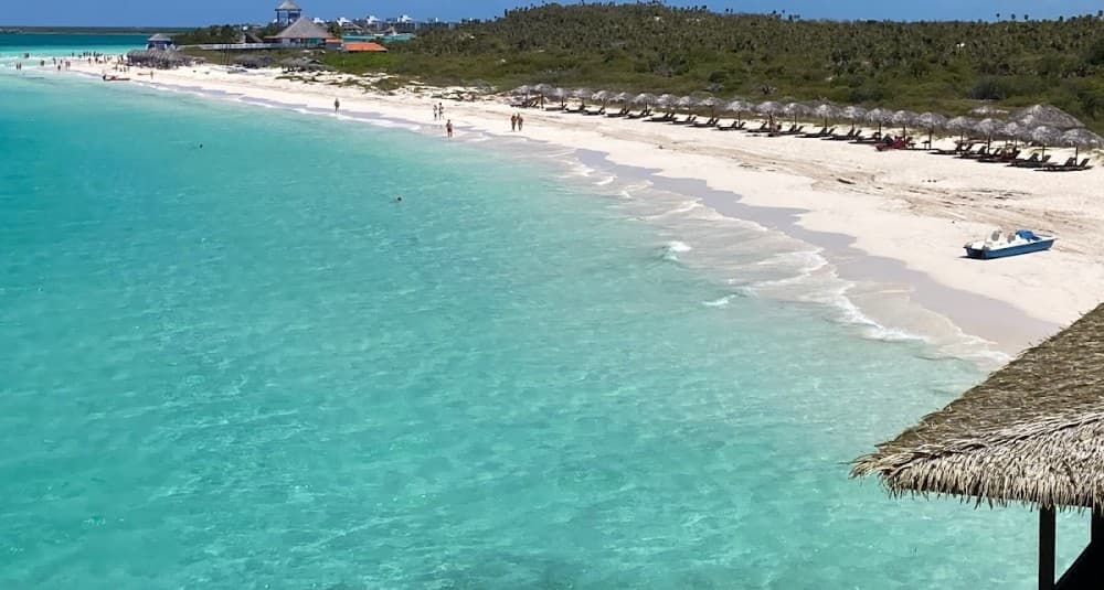 Grand Muthu Cayo Guillermo, Beach