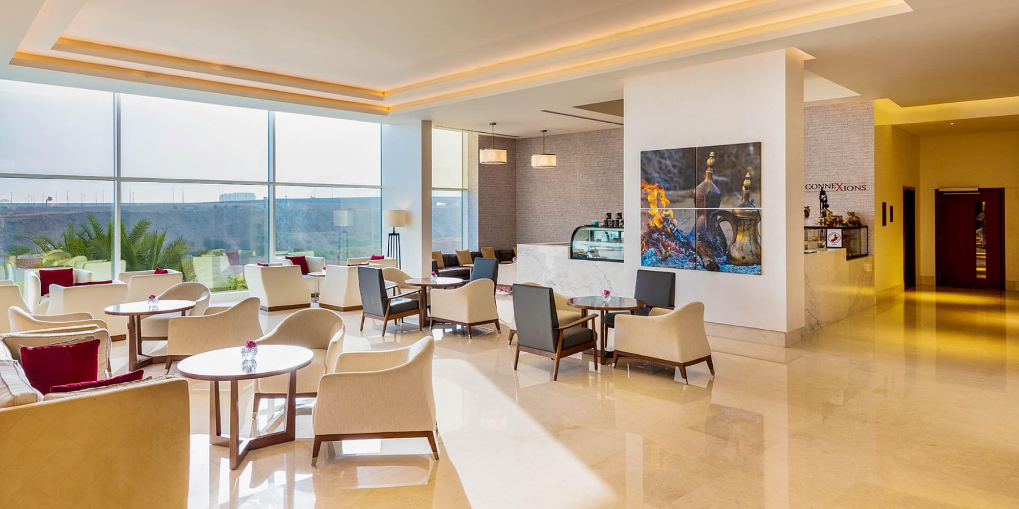 Crowne Plaza Muscat OCEC, Restaurant