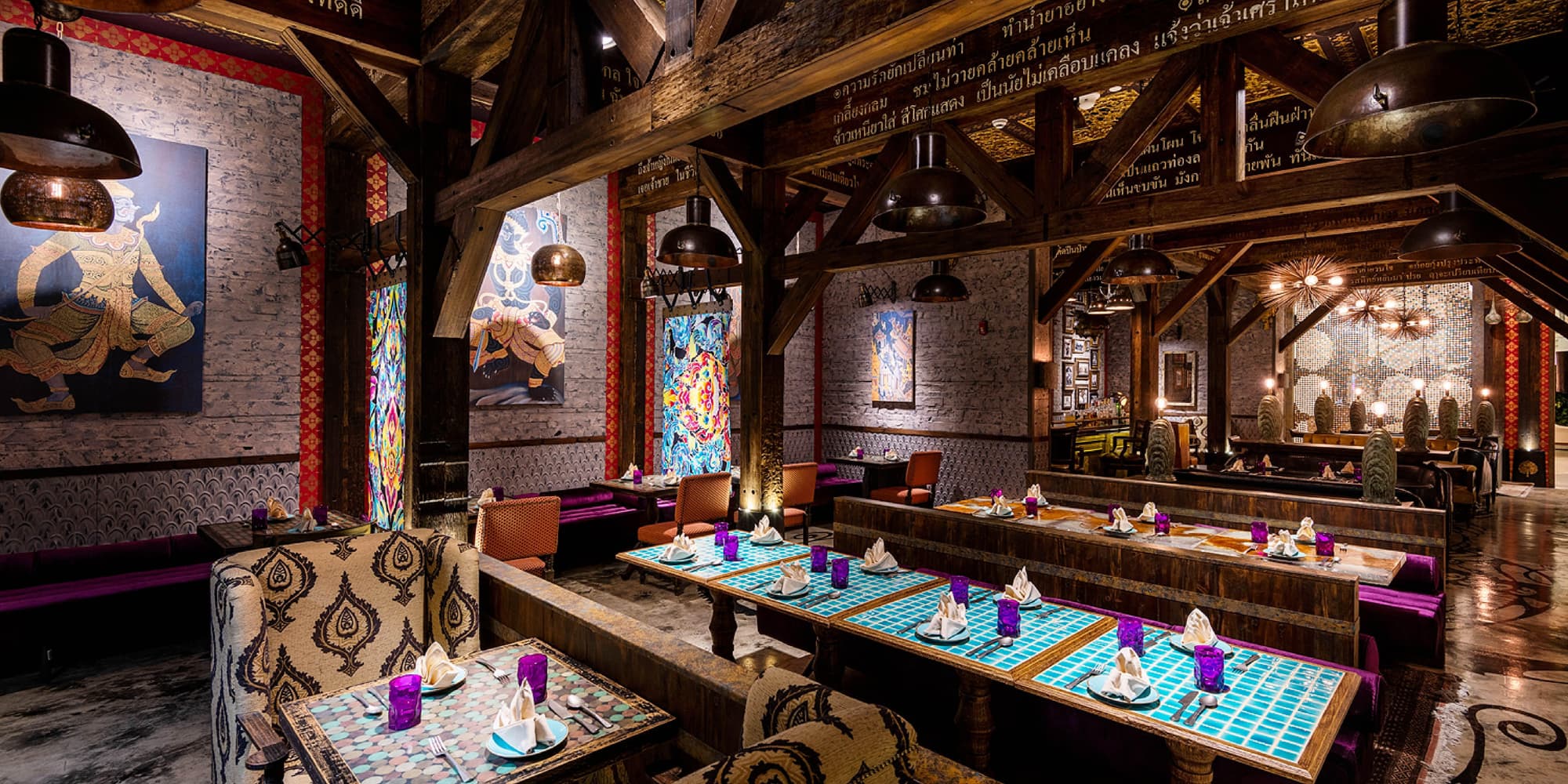 Crowne Plaza Muscat OCEC, Restaurant