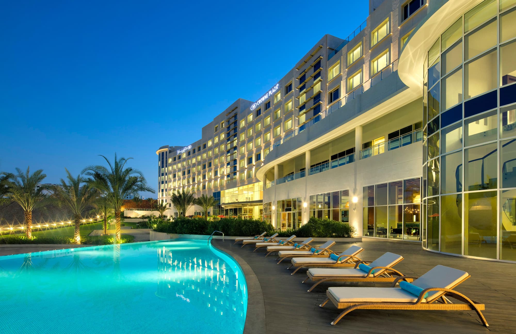 Crowne Plaza Muscat OCEC, General view