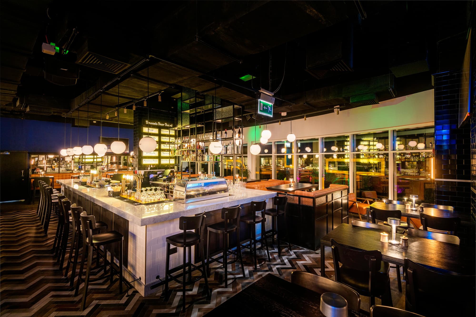 Crowne Plaza Muscat OCEC, Restaurant