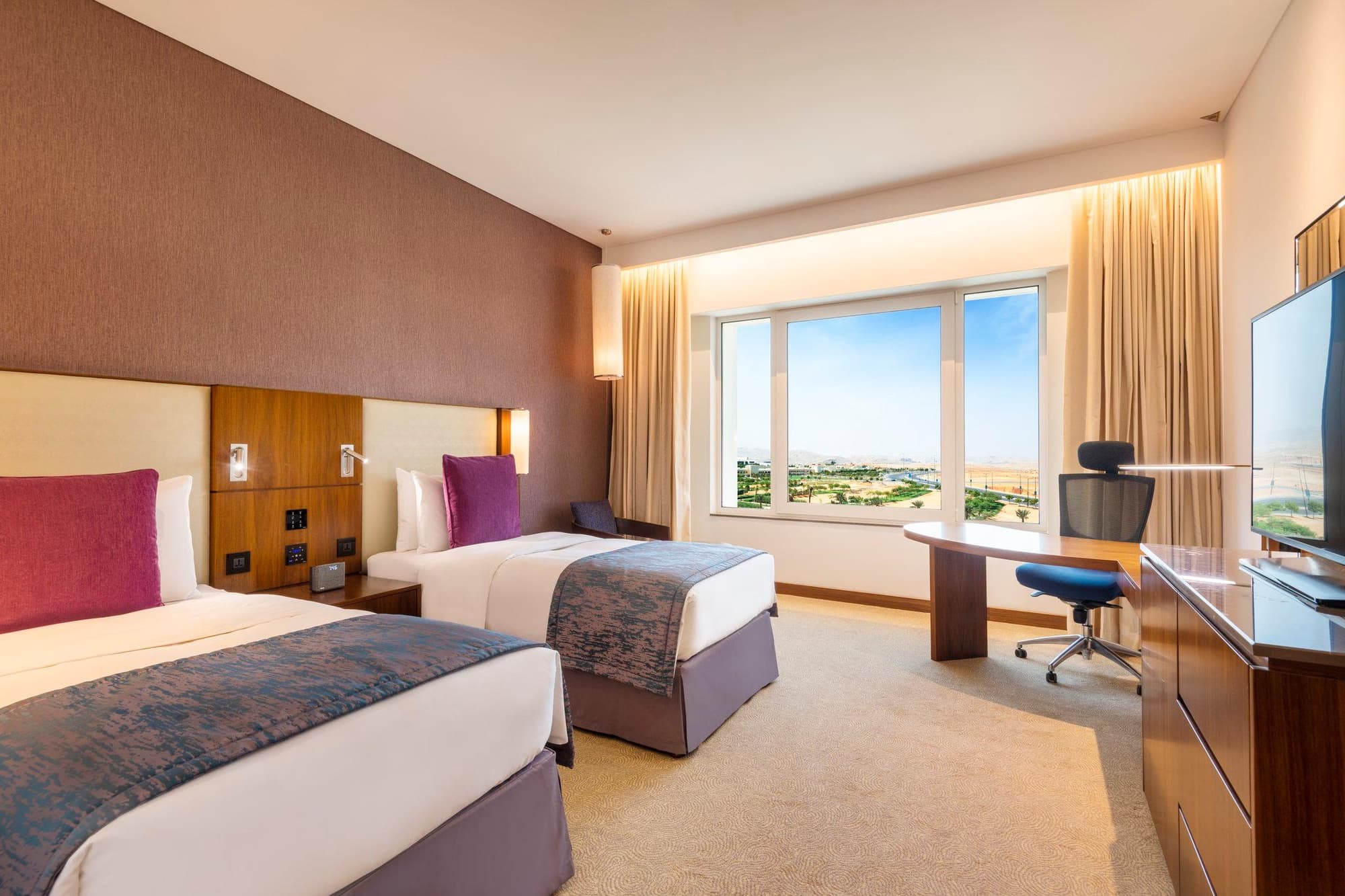 Crowne Plaza Muscat OCEC, Room